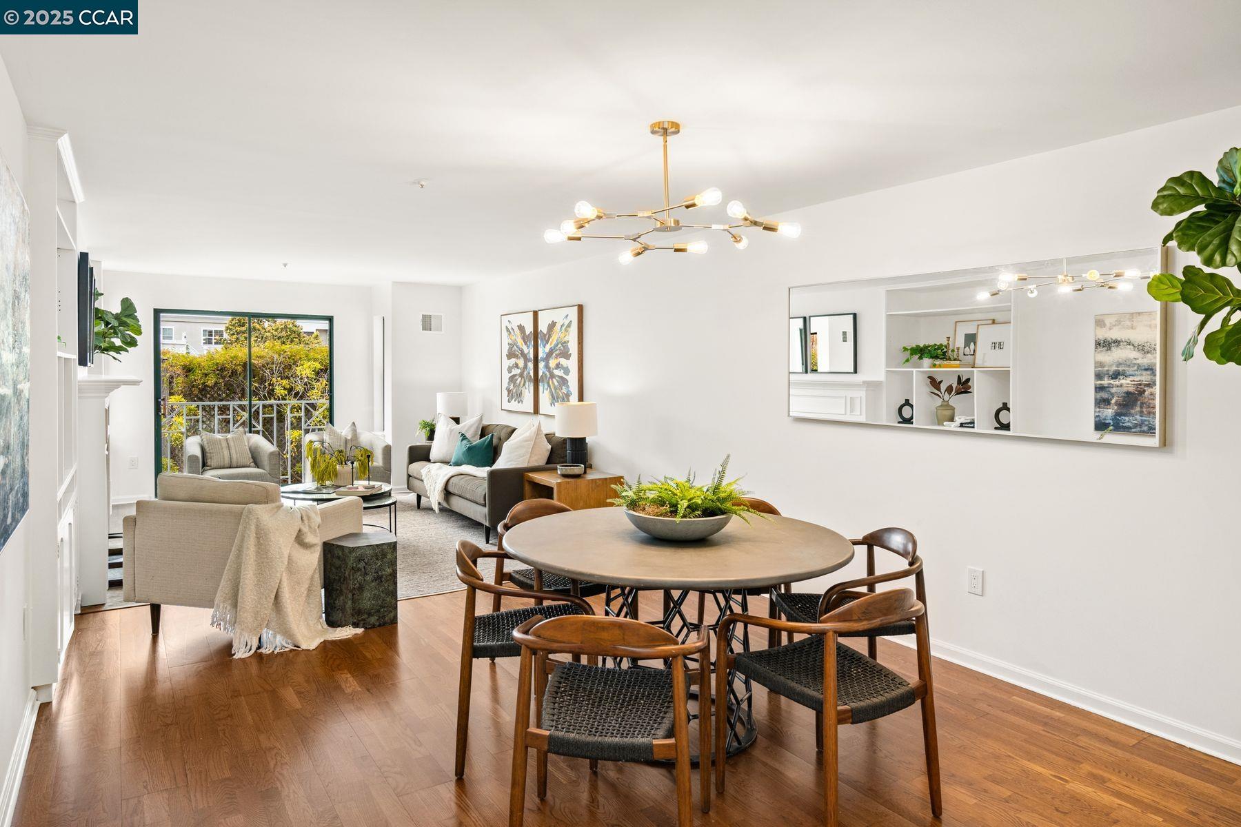 Detail Gallery Image 4 of 35 For 650 Chestnut Street #205,  San Francisco,  CA 94133 - 3 Beds | 2 Baths