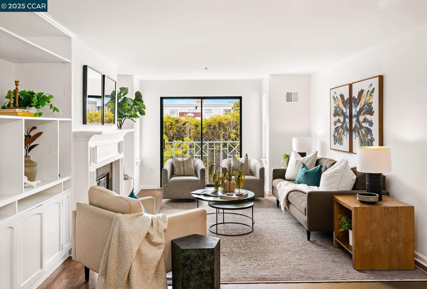 Detail Gallery Image 5 of 35 For 650 Chestnut Street #205,  San Francisco,  CA 94133 - 3 Beds | 2 Baths
