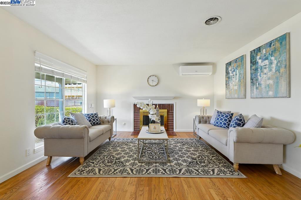 Detail Gallery Image 3 of 20 For 1608 Keller Ave, San Lorenzo,  CA 94580 - 3 Beds | 1 Baths