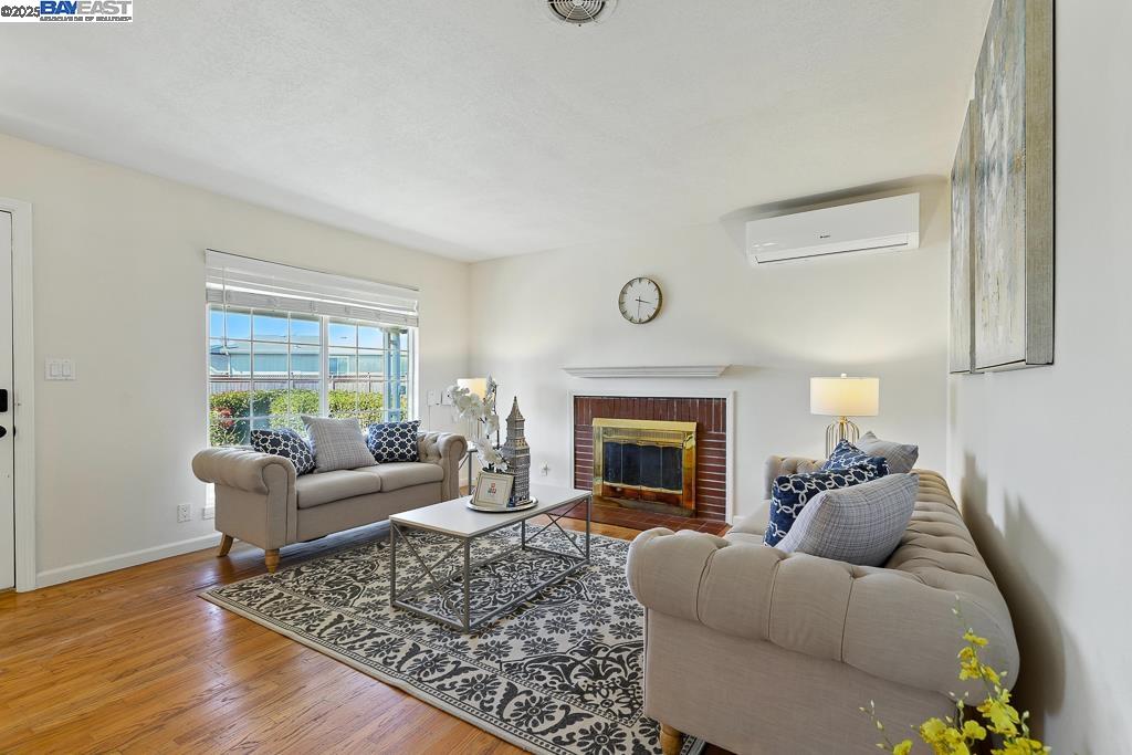 Detail Gallery Image 4 of 20 For 1608 Keller Ave, San Lorenzo,  CA 94580 - 3 Beds | 1 Baths