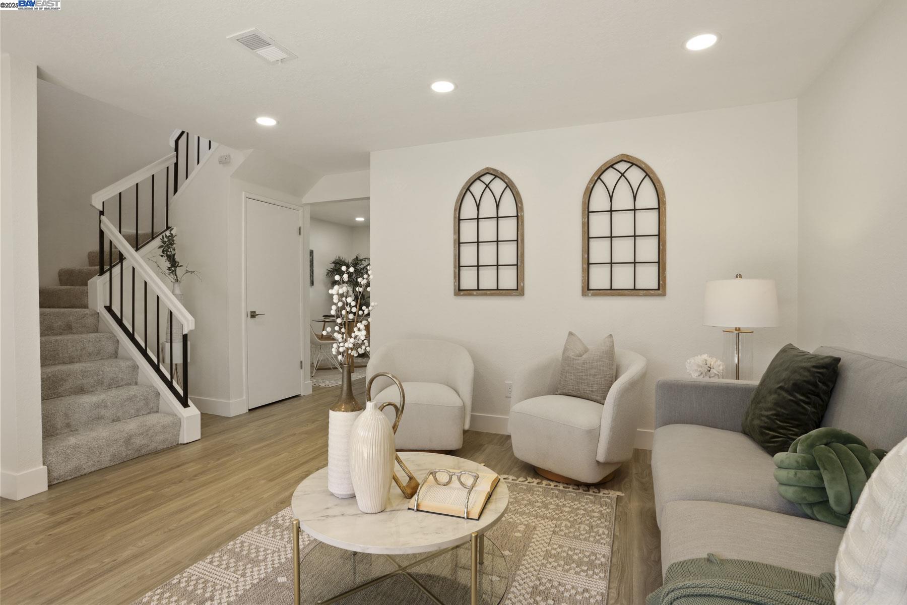 MLS: 41104308 Condo For Sale