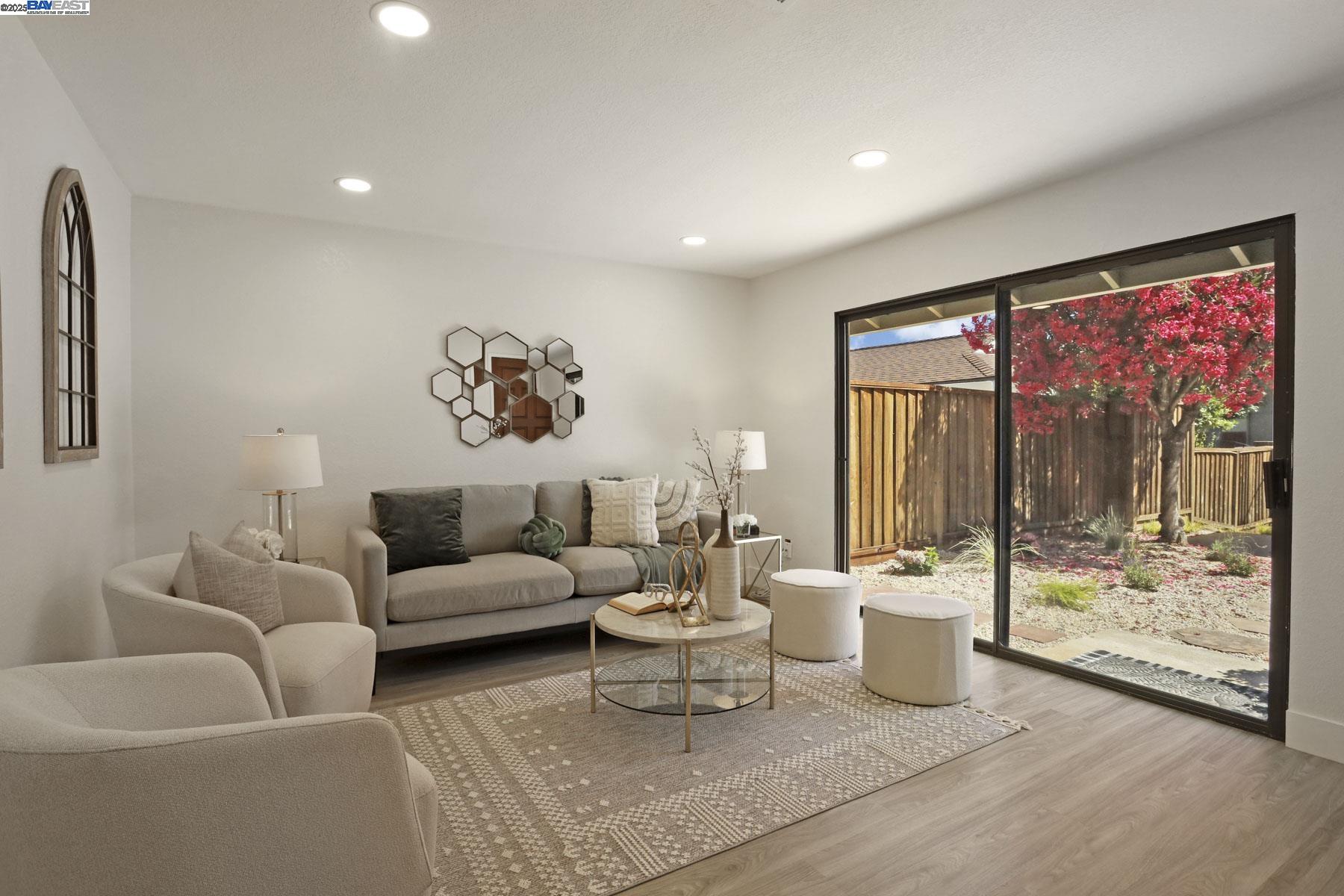Detail Gallery Image 9 of 44 For 7650 Arbor Creek Cir, Dublin,  CA 94568 - 2 Beds | 2 Baths