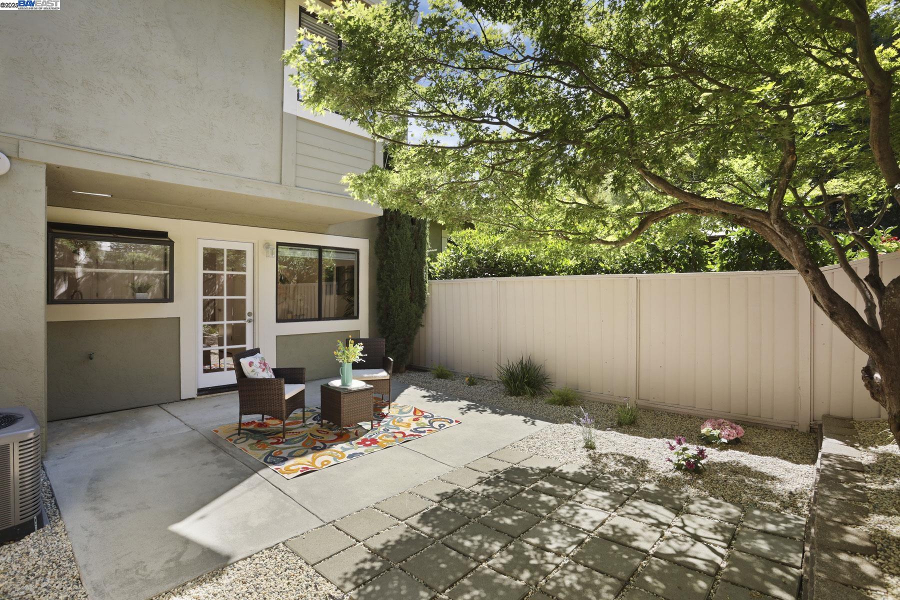 Detail Gallery Image 38 of 44 For 7650 Arbor Creek Cir, Dublin,  CA 94568 - 2 Beds | 2 Baths