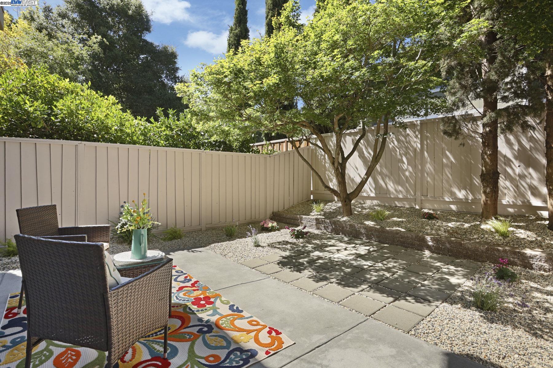 Detail Gallery Image 39 of 44 For 7650 Arbor Creek Cir, Dublin,  CA 94568 - 2 Beds | 2 Baths