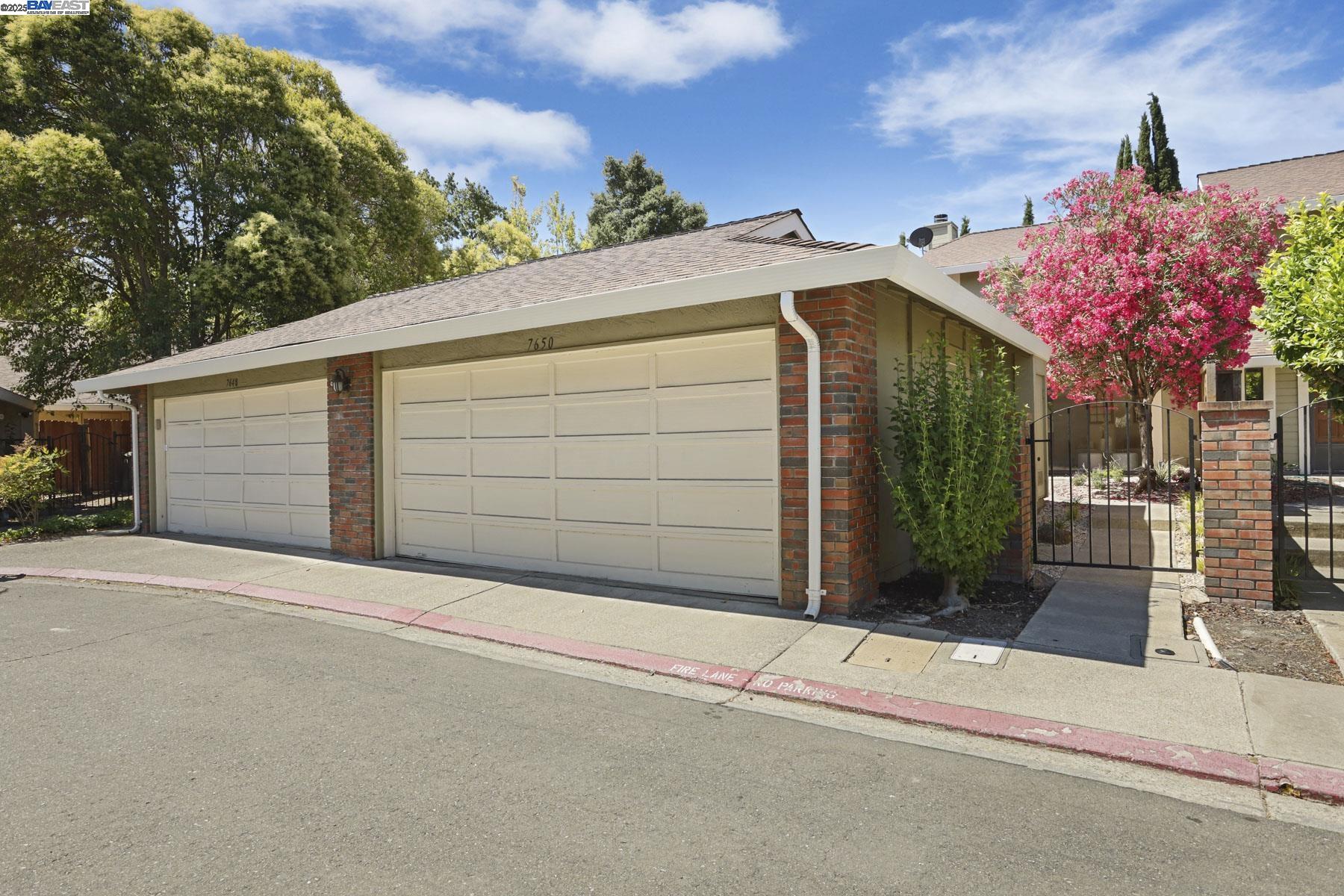 Detail Gallery Image 42 of 44 For 7650 Arbor Creek Cir, Dublin,  CA 94568 - 2 Beds | 2 Baths