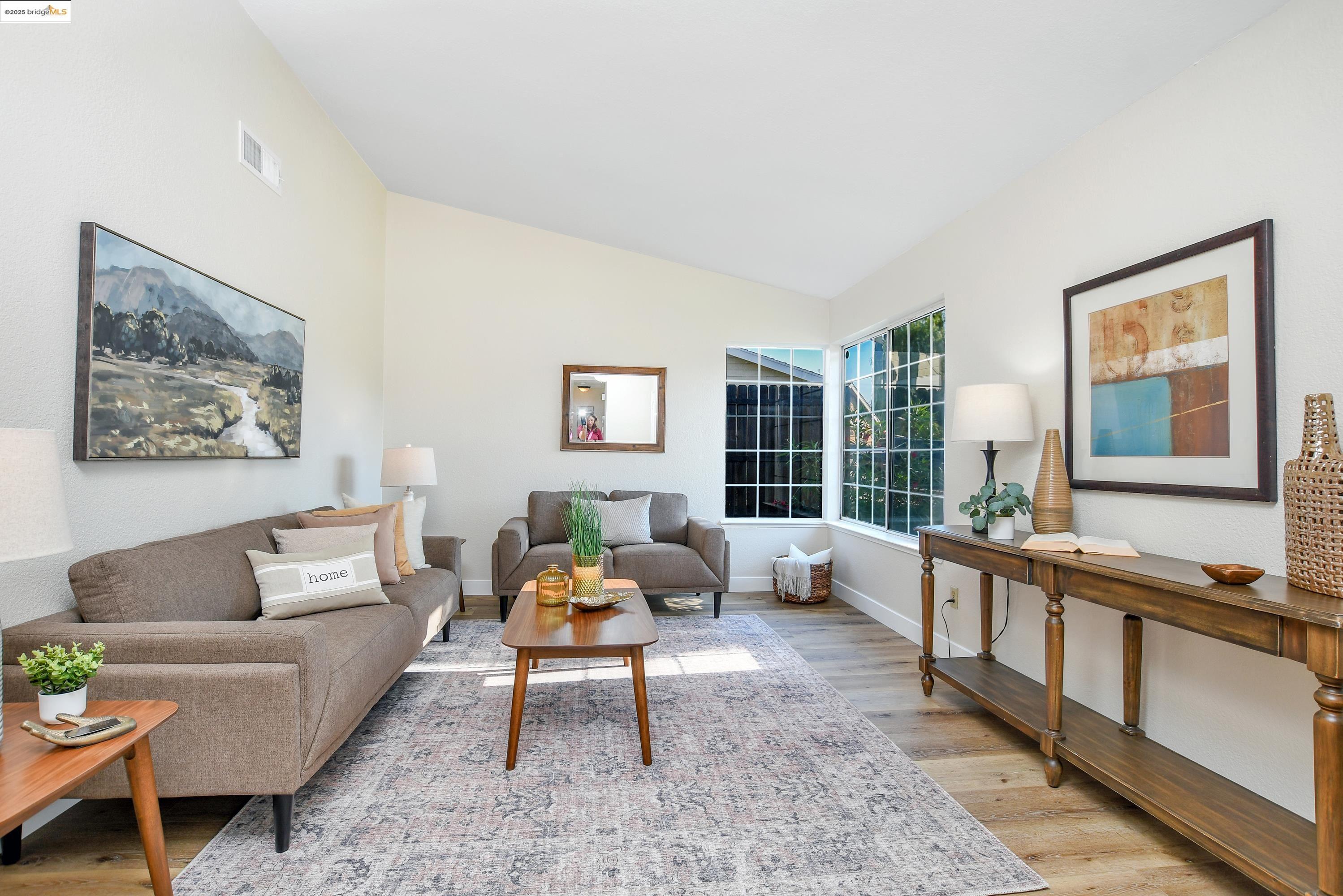 Detail Gallery Image 2 of 30 For 315 Helena Ct, Oakley,  CA 94561 - 3 Beds | 2 Baths