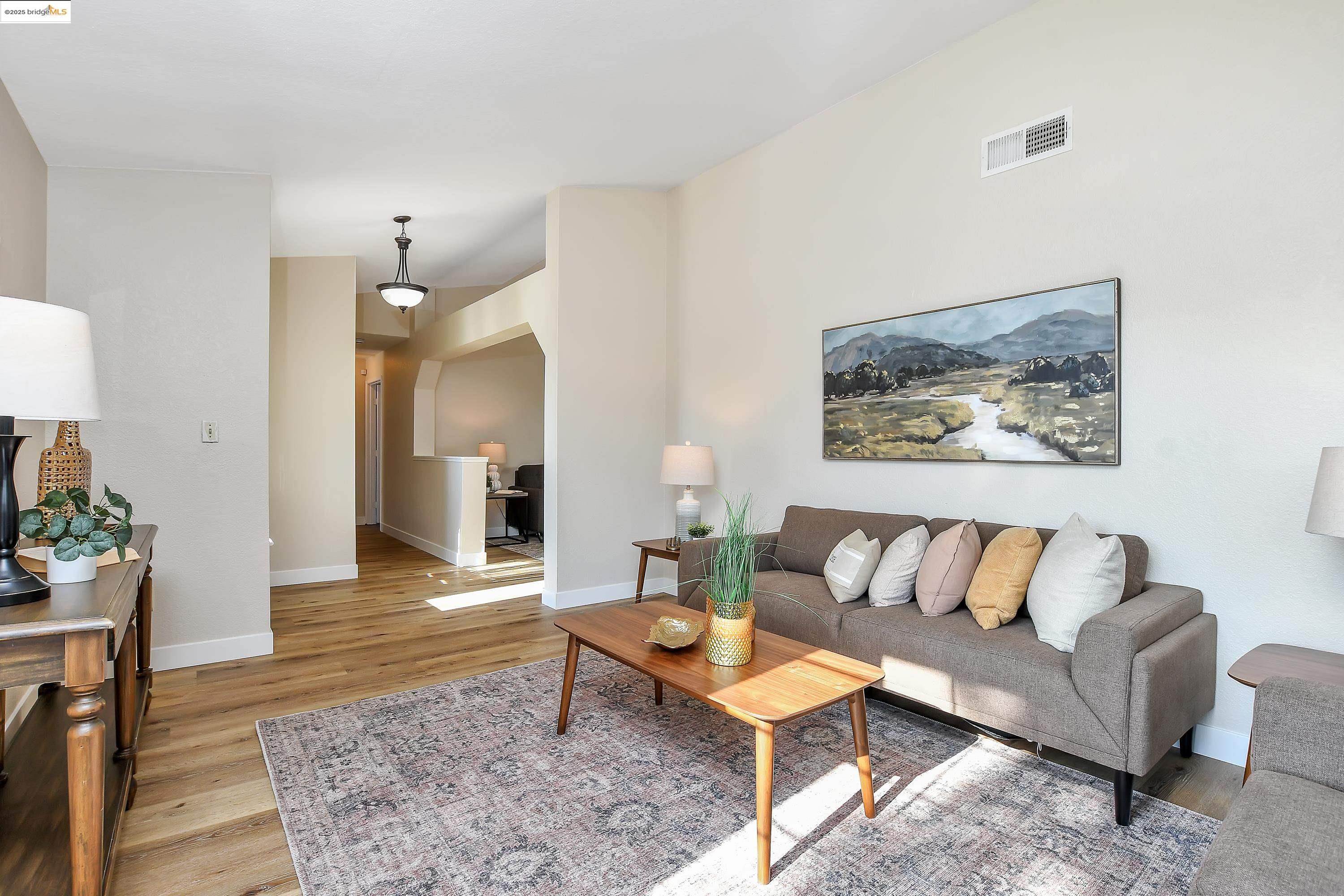 Detail Gallery Image 3 of 30 For 315 Helena Ct, Oakley,  CA 94561 - 3 Beds | 2 Baths