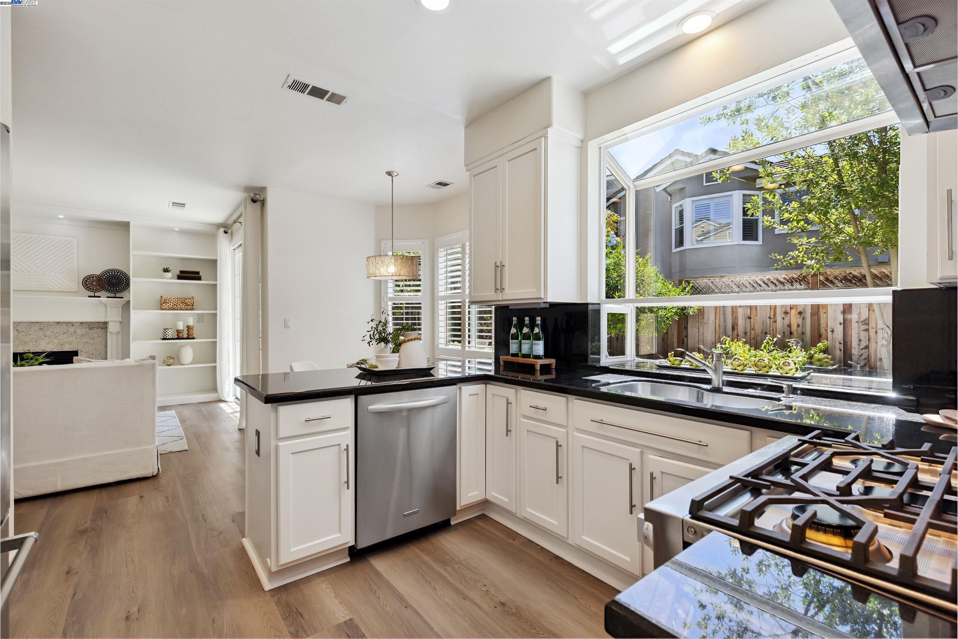 Detail Gallery Image 13 of 50 For 1687 Silverwood Ct, Danville,  CA 94526 - 4 Beds | 2/1 Baths