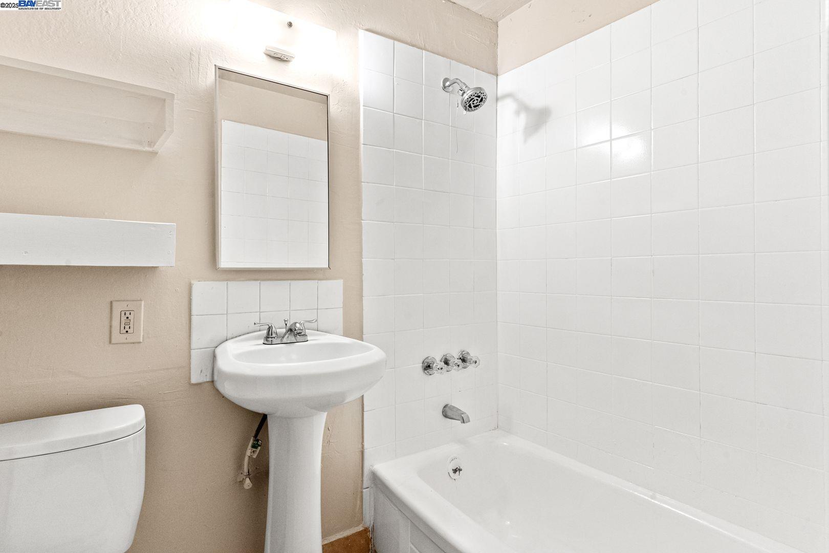 Detail Gallery Image 11 of 16 For 317 S 26th St, Richmond,  CA 94804 - – Beds | – Baths
