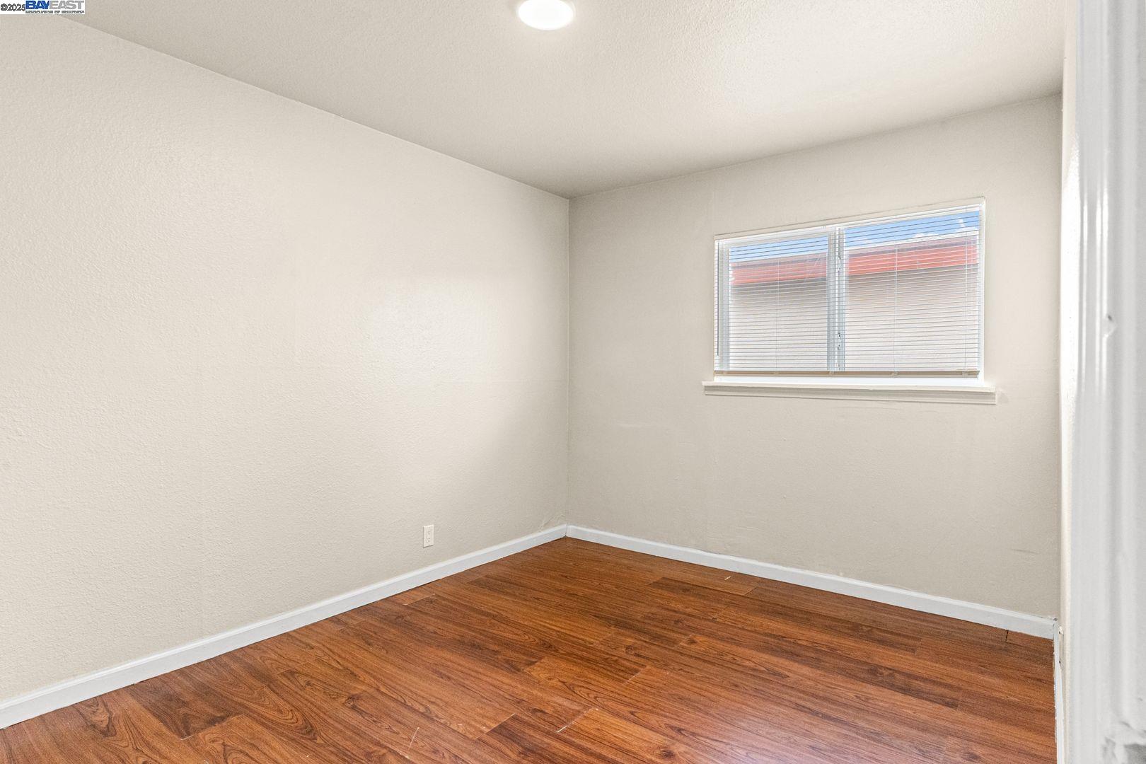 Detail Gallery Image 12 of 16 For 317 S 26th St, Richmond,  CA 94804 - – Beds | – Baths