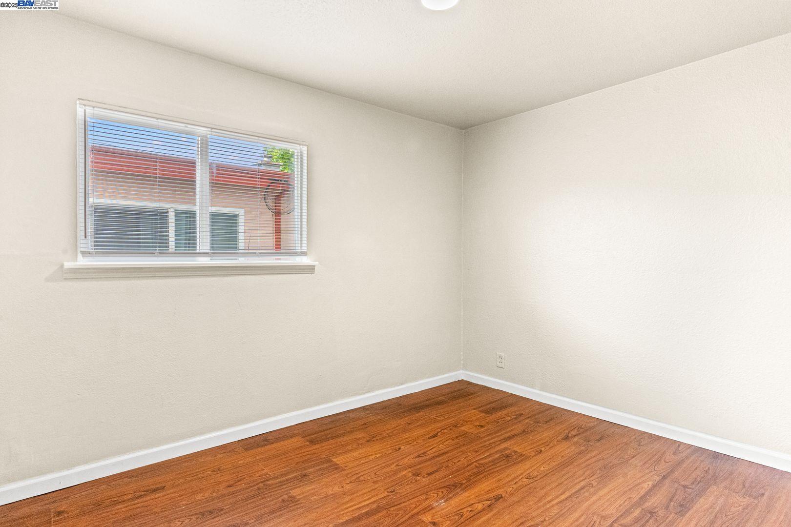 Detail Gallery Image 14 of 16 For 317 S 26th St, Richmond,  CA 94804 - – Beds | – Baths