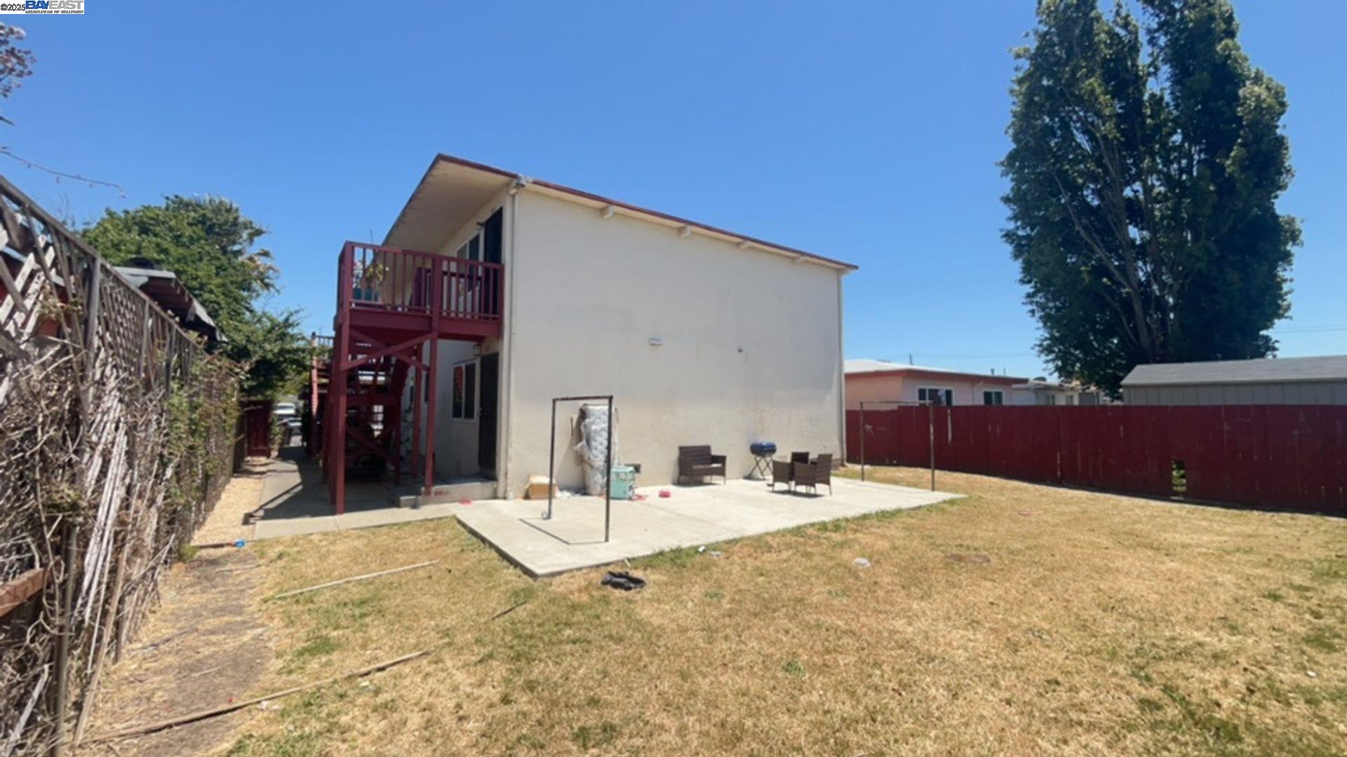 Detail Gallery Image 6 of 16 For 317 S 26th St, Richmond,  CA 94804 - – Beds | – Baths