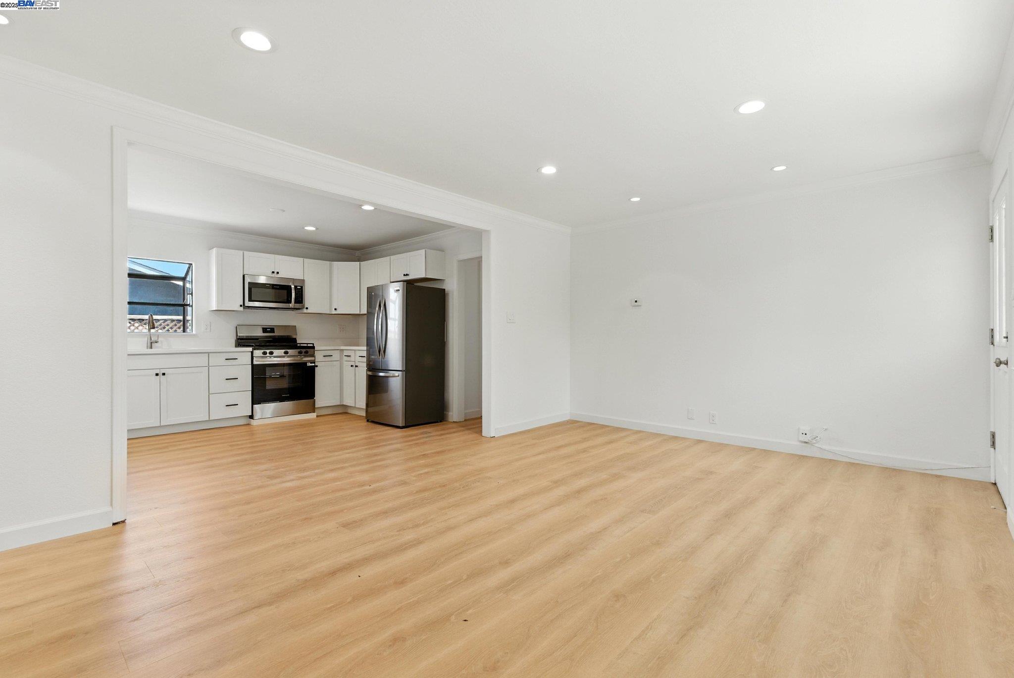Detail Gallery Image 11 of 41 For 3417 Wren Ave, Concord,  CA 94519-2330 - 3 Beds | 2 Baths