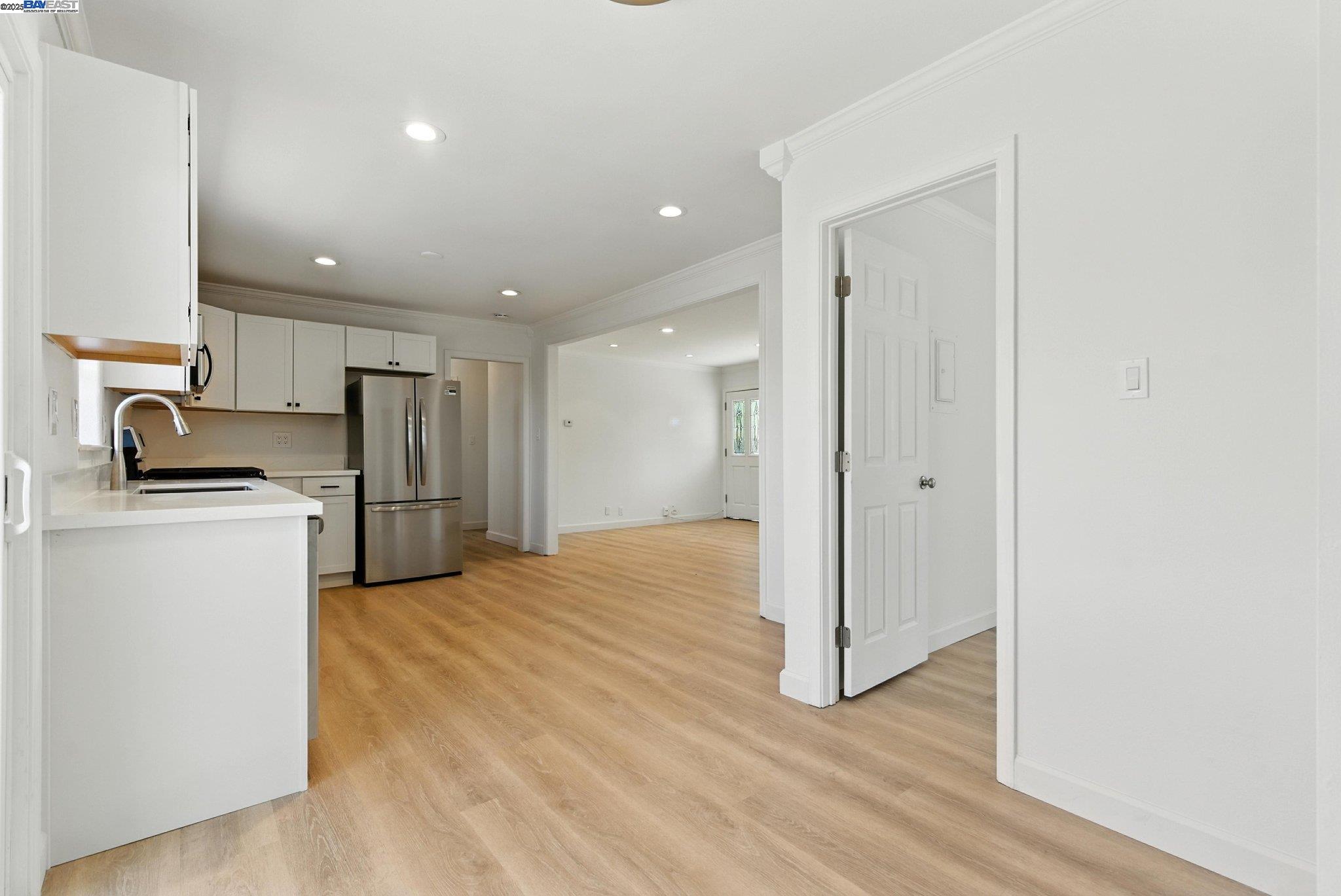 Detail Gallery Image 14 of 41 For 3417 Wren Ave, Concord,  CA 94519-2330 - 3 Beds | 2 Baths