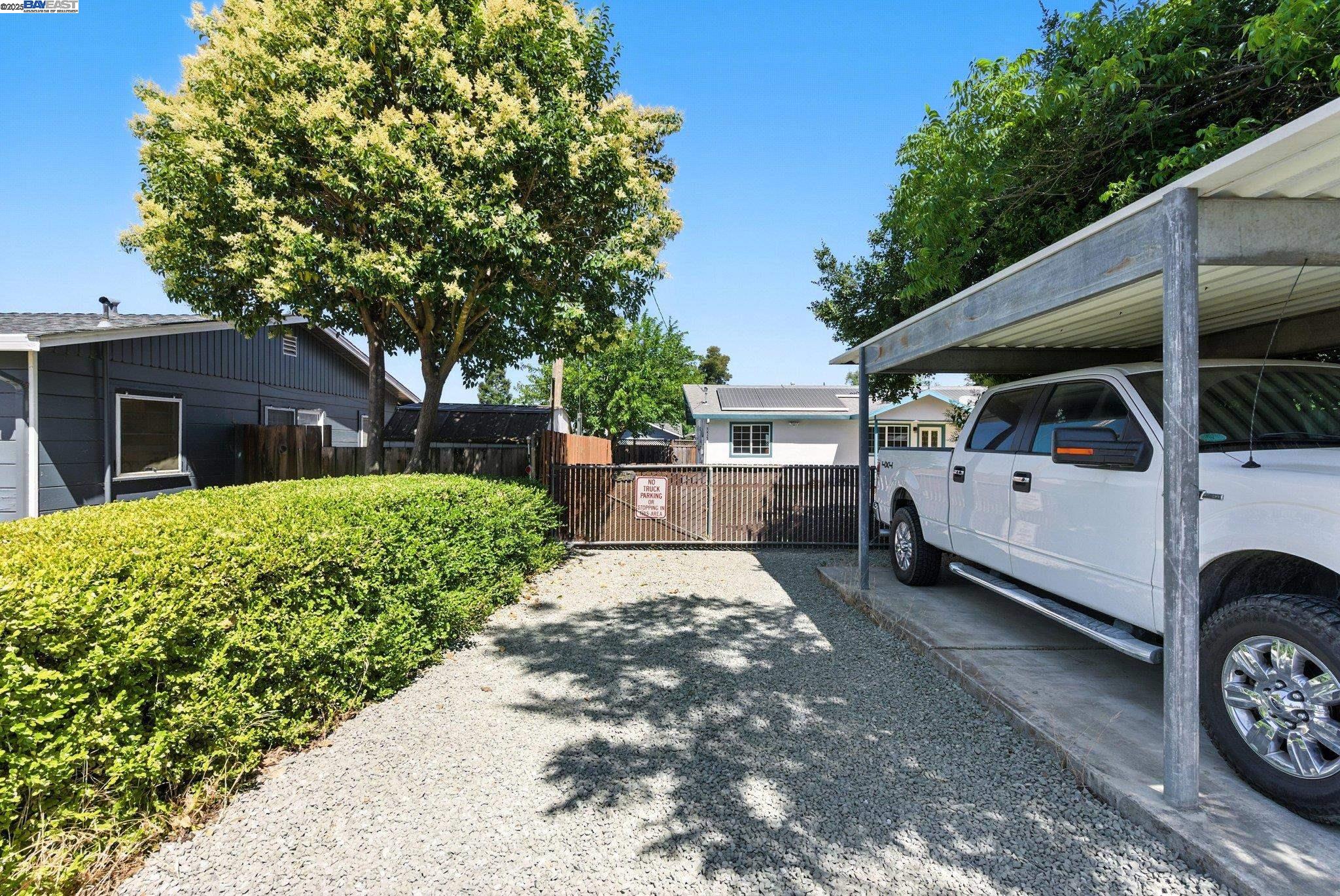 Detail Gallery Image 3 of 41 For 3417 Wren Ave, Concord,  CA 94519-2330 - 3 Beds | 2 Baths
