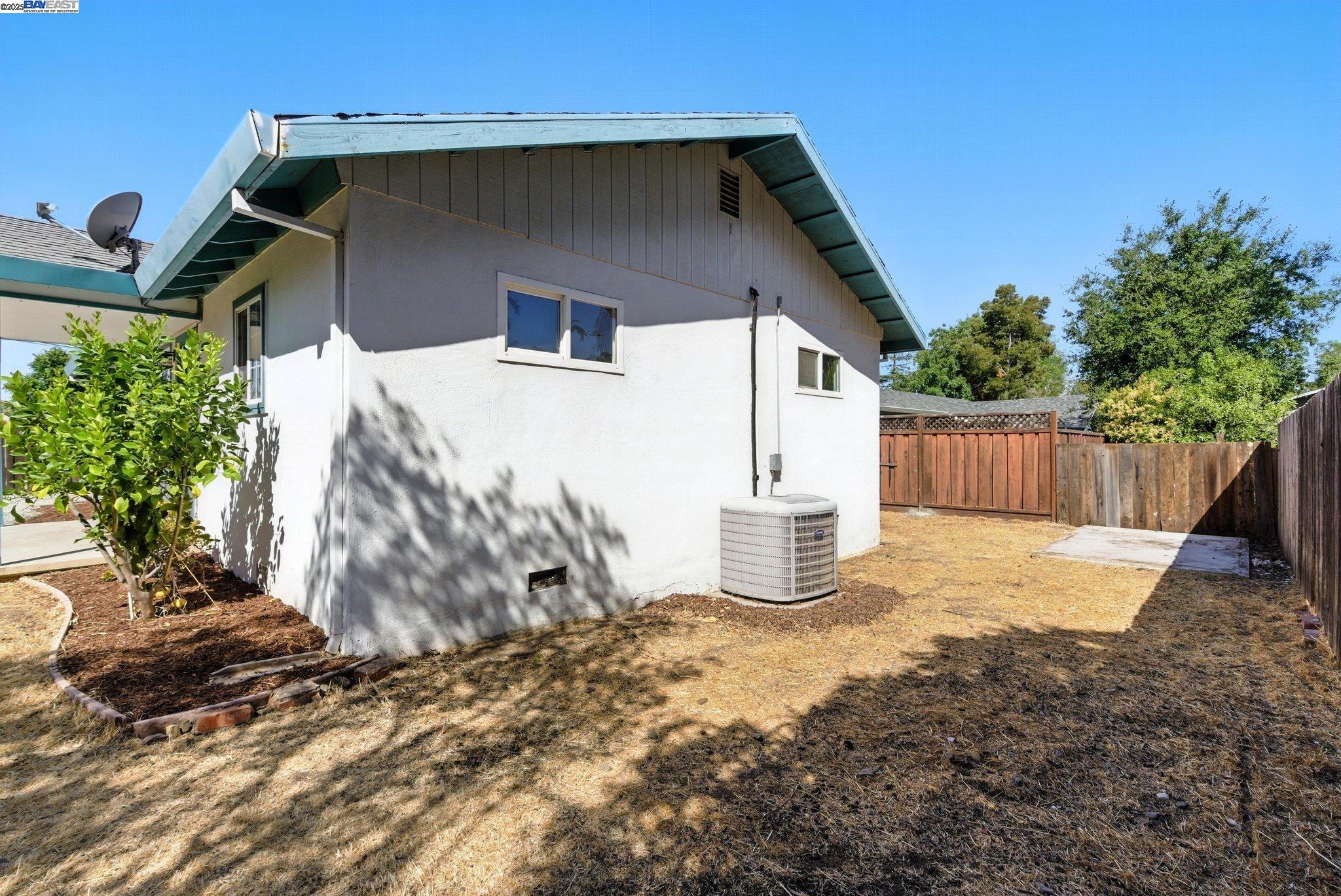Detail Gallery Image 31 of 41 For 3417 Wren Ave, Concord,  CA 94519-2330 - 3 Beds | 2 Baths