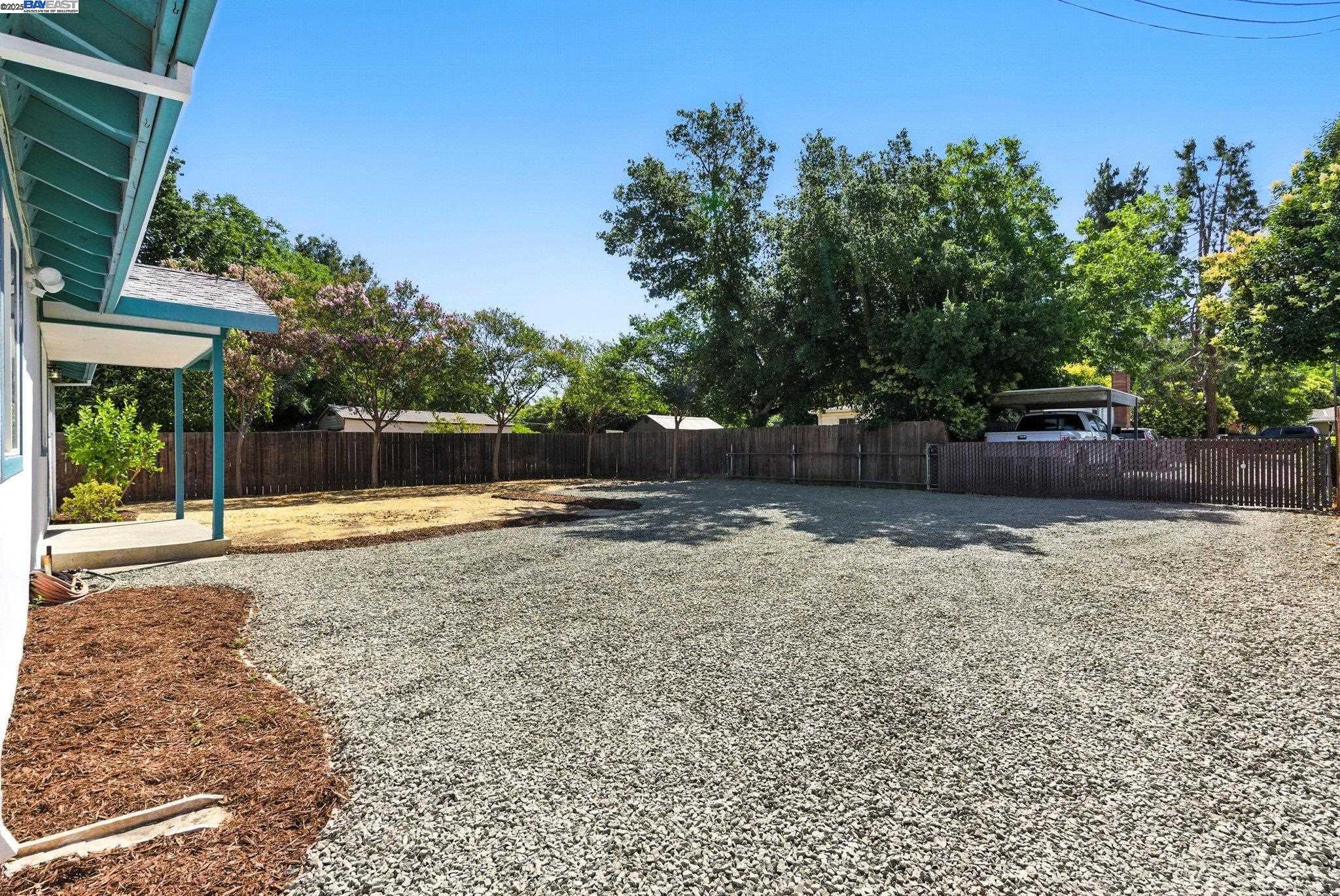 Detail Gallery Image 6 of 41 For 3417 Wren Ave, Concord,  CA 94519-2330 - 3 Beds | 2 Baths