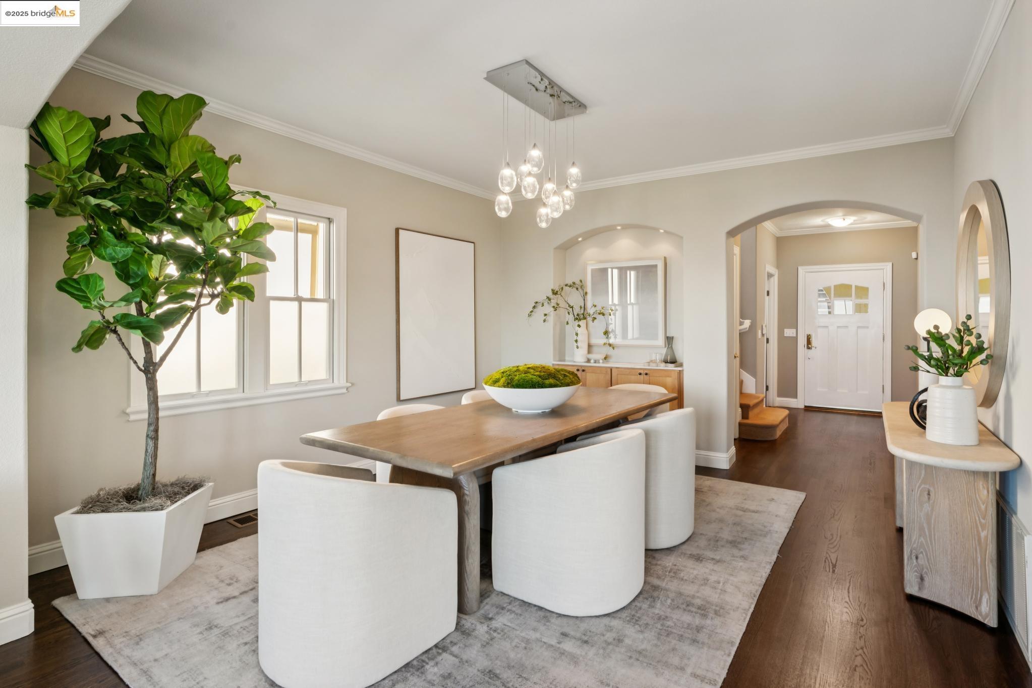 Detail Gallery Image 13 of 57 For 1016 Grizzly Peak Blvd, Berkeley,  CA 94708 - 4 Beds | 2/1 Baths