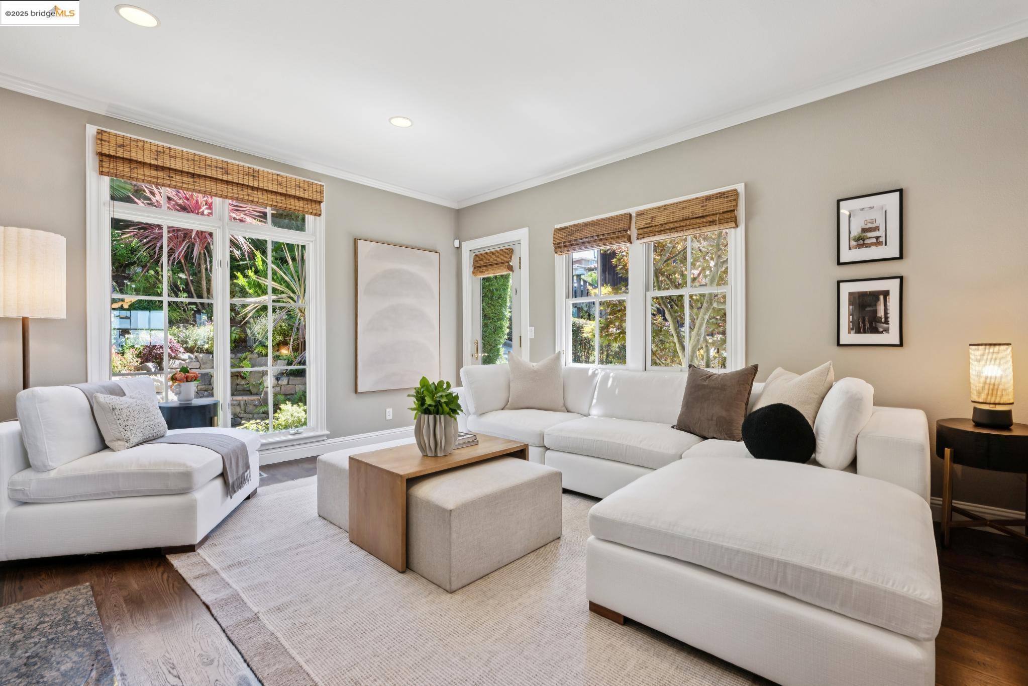 Detail Gallery Image 18 of 57 For 1016 Grizzly Peak Blvd, Berkeley,  CA 94708 - 4 Beds | 2/1 Baths