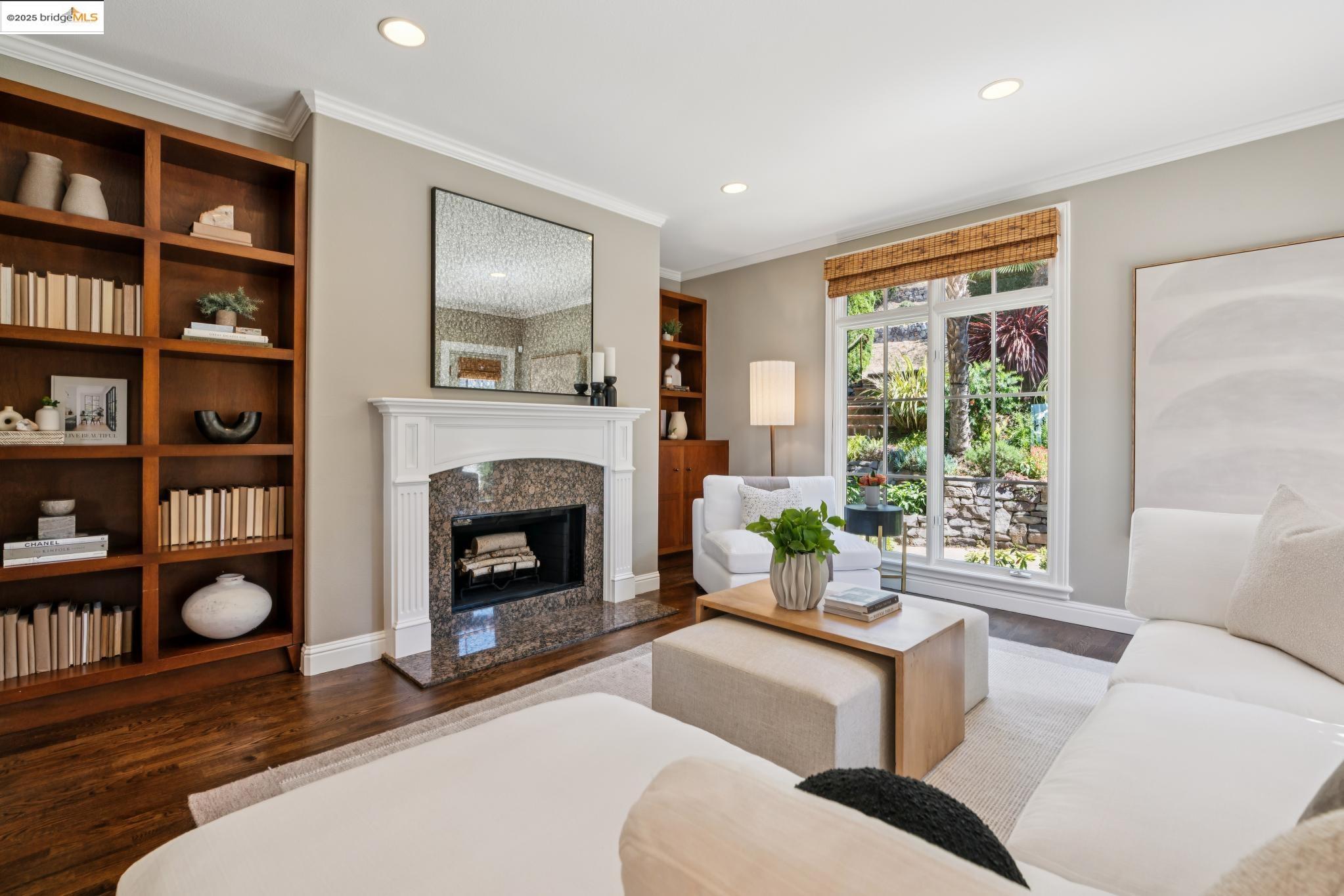 Detail Gallery Image 19 of 57 For 1016 Grizzly Peak Blvd, Berkeley,  CA 94708 - 4 Beds | 2/1 Baths