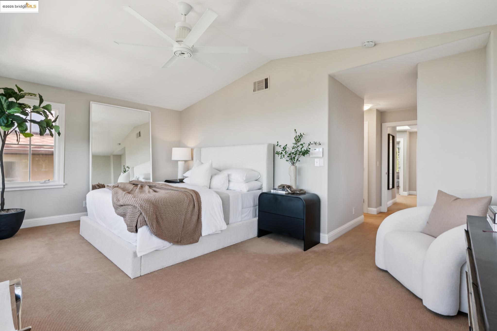 Detail Gallery Image 23 of 57 For 1016 Grizzly Peak Blvd, Berkeley,  CA 94708 - 4 Beds | 2/1 Baths