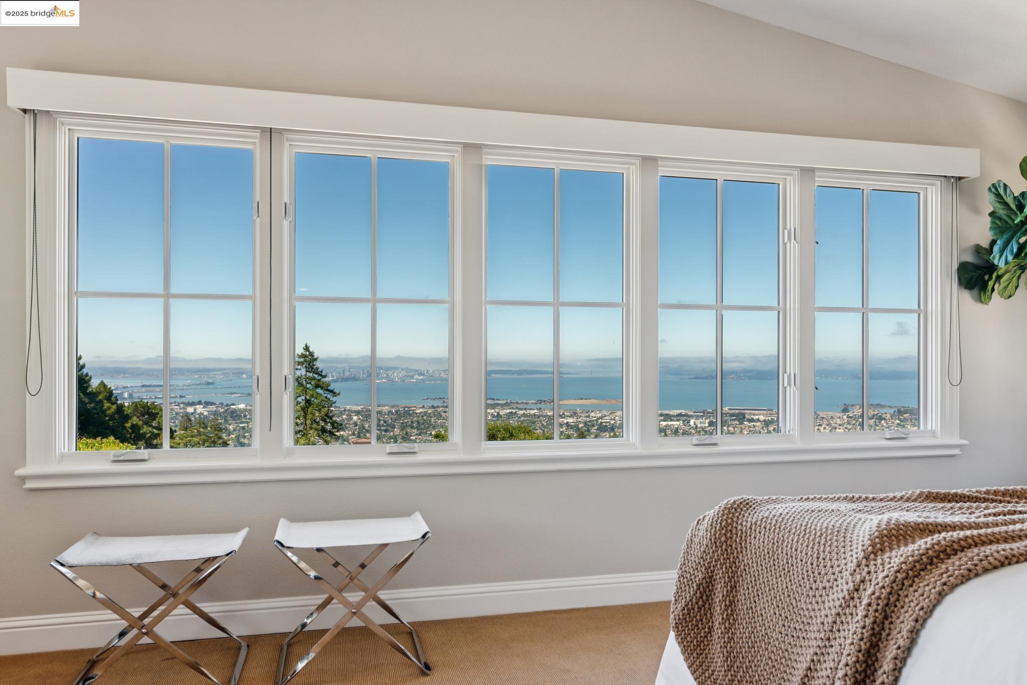 Detail Gallery Image 24 of 57 For 1016 Grizzly Peak Blvd, Berkeley,  CA 94708 - 4 Beds | 2/1 Baths