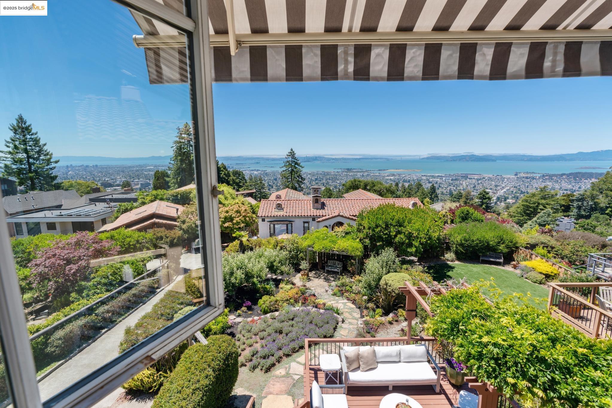 Detail Gallery Image 25 of 57 For 1016 Grizzly Peak Blvd, Berkeley,  CA 94708 - 4 Beds | 2/1 Baths