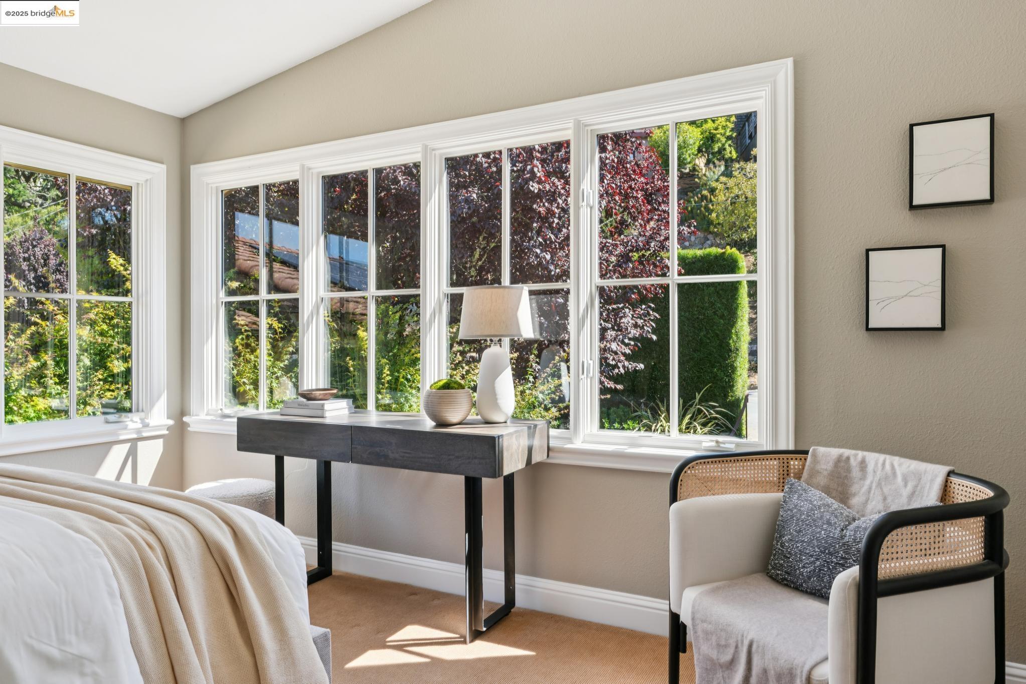 Detail Gallery Image 33 of 57 For 1016 Grizzly Peak Blvd, Berkeley,  CA 94708 - 4 Beds | 2/1 Baths