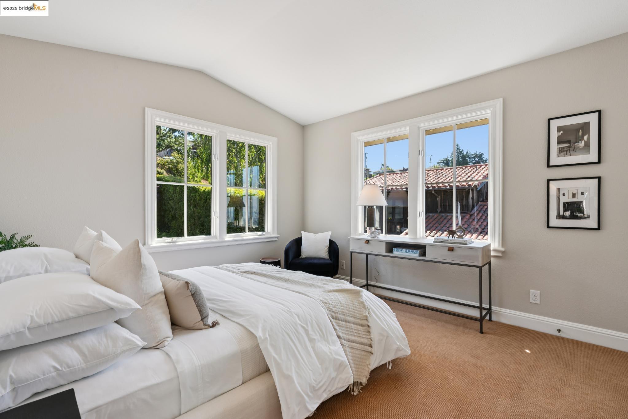 Detail Gallery Image 35 of 57 For 1016 Grizzly Peak Blvd, Berkeley,  CA 94708 - 4 Beds | 2/1 Baths