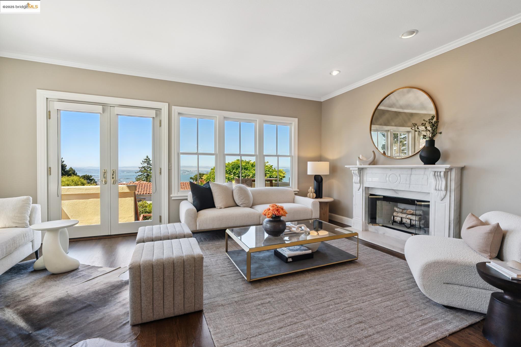 Detail Gallery Image 5 of 57 For 1016 Grizzly Peak Blvd, Berkeley,  CA 94708 - 4 Beds | 2/1 Baths