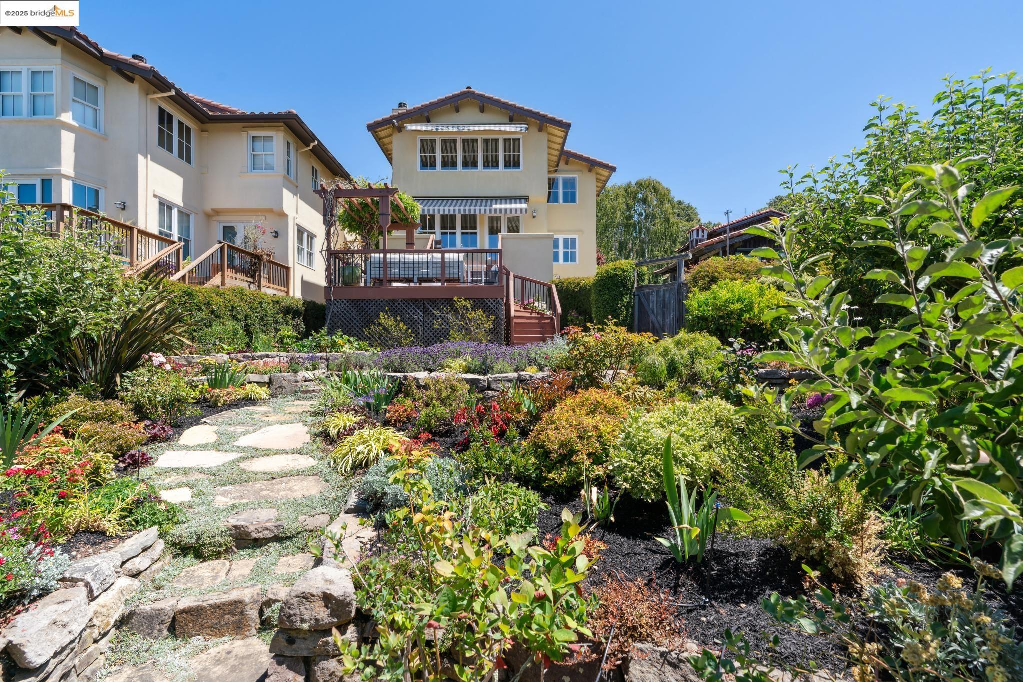 Detail Gallery Image 53 of 57 For 1016 Grizzly Peak Blvd, Berkeley,  CA 94708 - 4 Beds | 2/1 Baths