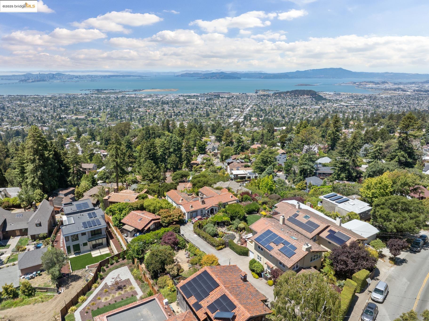 Detail Gallery Image 56 of 57 For 1016 Grizzly Peak Blvd, Berkeley,  CA 94708 - 4 Beds | 2/1 Baths