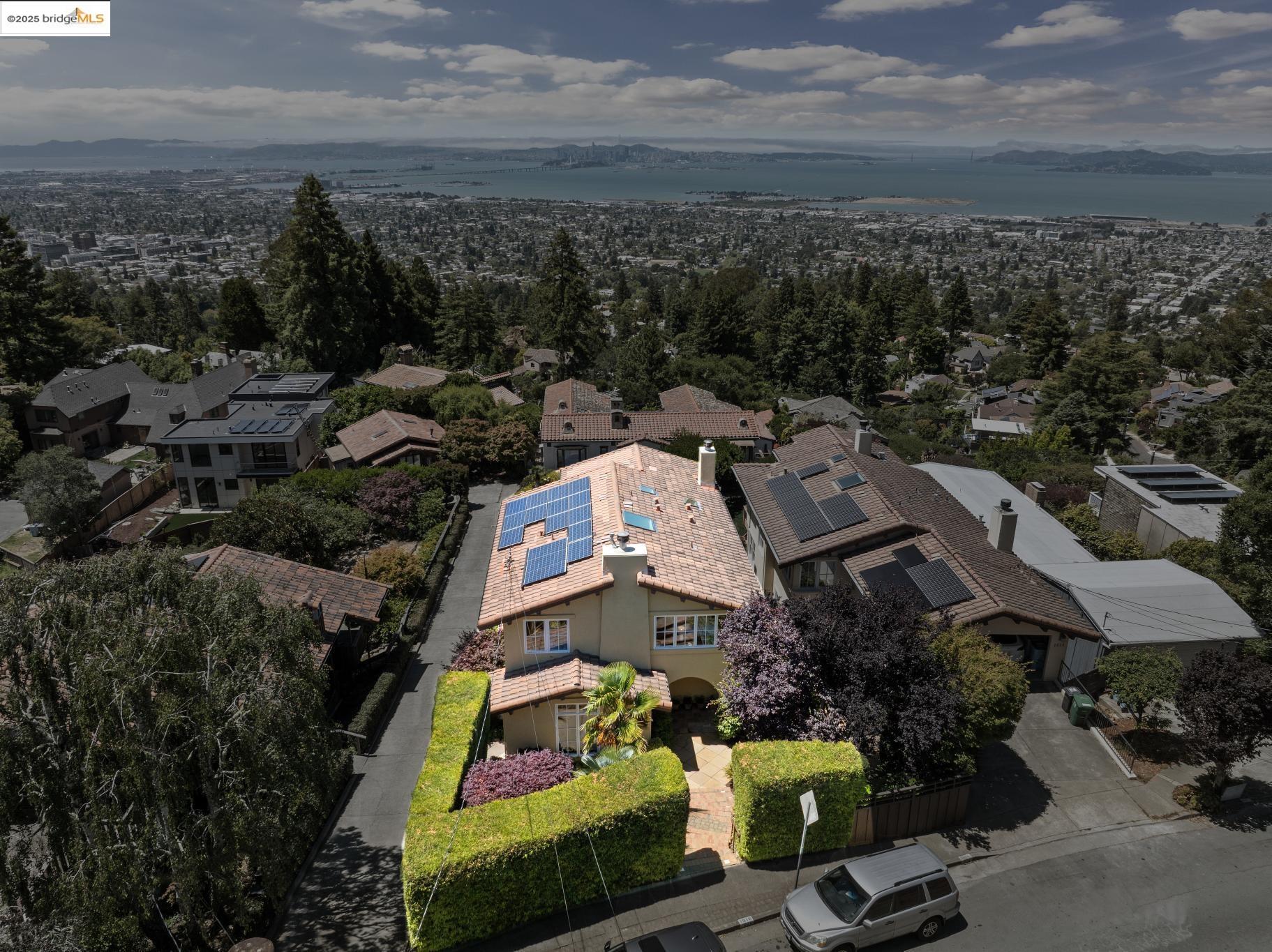 Detail Gallery Image 57 of 57 For 1016 Grizzly Peak Blvd, Berkeley,  CA 94708 - 4 Beds | 2/1 Baths