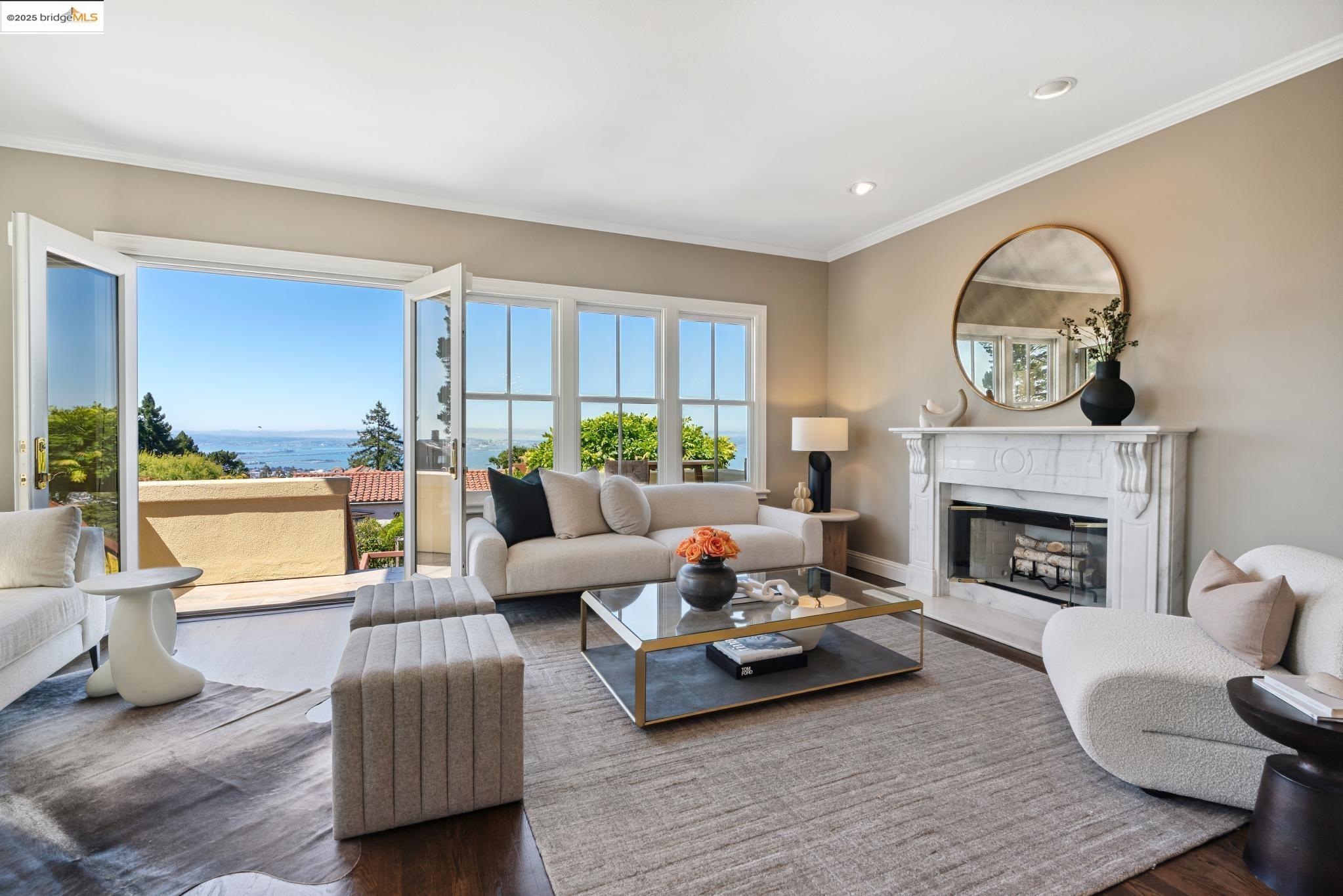 Detail Gallery Image 7 of 57 For 1016 Grizzly Peak Blvd, Berkeley,  CA 94708 - 4 Beds | 2/1 Baths