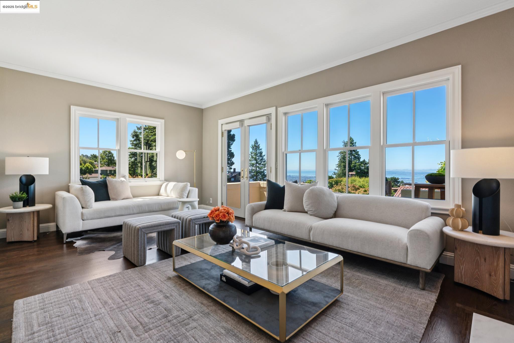 Detail Gallery Image 9 of 57 For 1016 Grizzly Peak Blvd, Berkeley,  CA 94708 - 4 Beds | 2/1 Baths