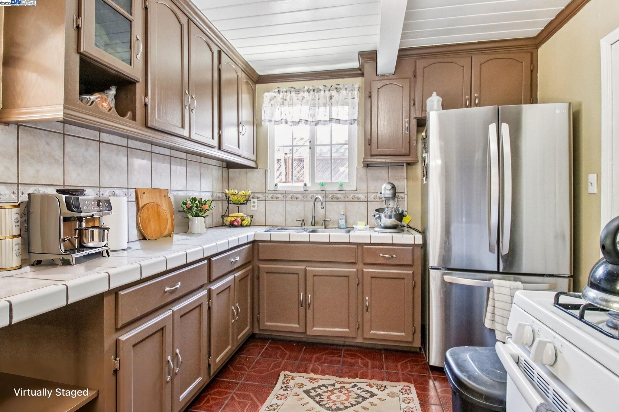 Detail Gallery Image 5 of 17 For 33643 3rd St, Union City,  CA 94587 - 3 Beds | 2 Baths