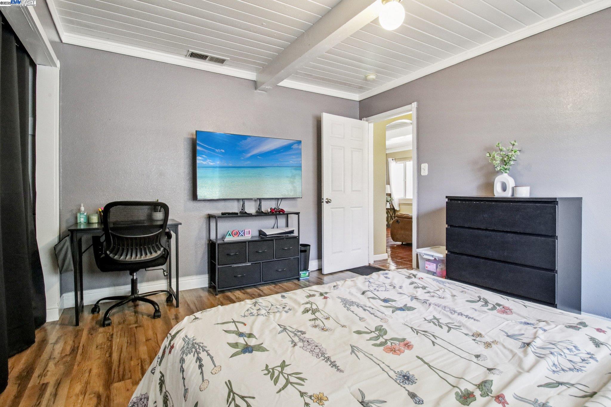 Detail Gallery Image 6 of 17 For 33643 3rd St, Union City,  CA 94587 - 3 Beds | 2 Baths