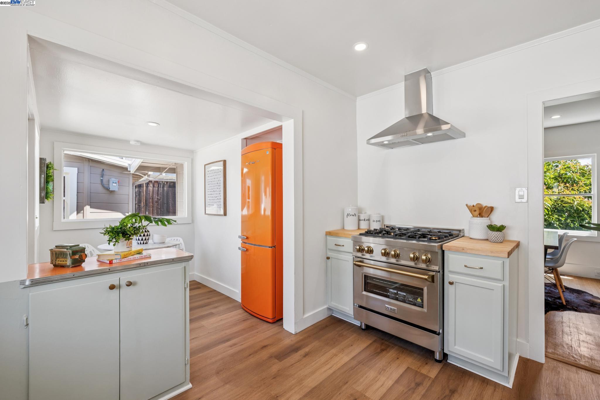 Detail Gallery Image 14 of 39 For 4712 Tompkins Avenue, Oakland,  CA 94619 - 2 Beds | 1 Baths