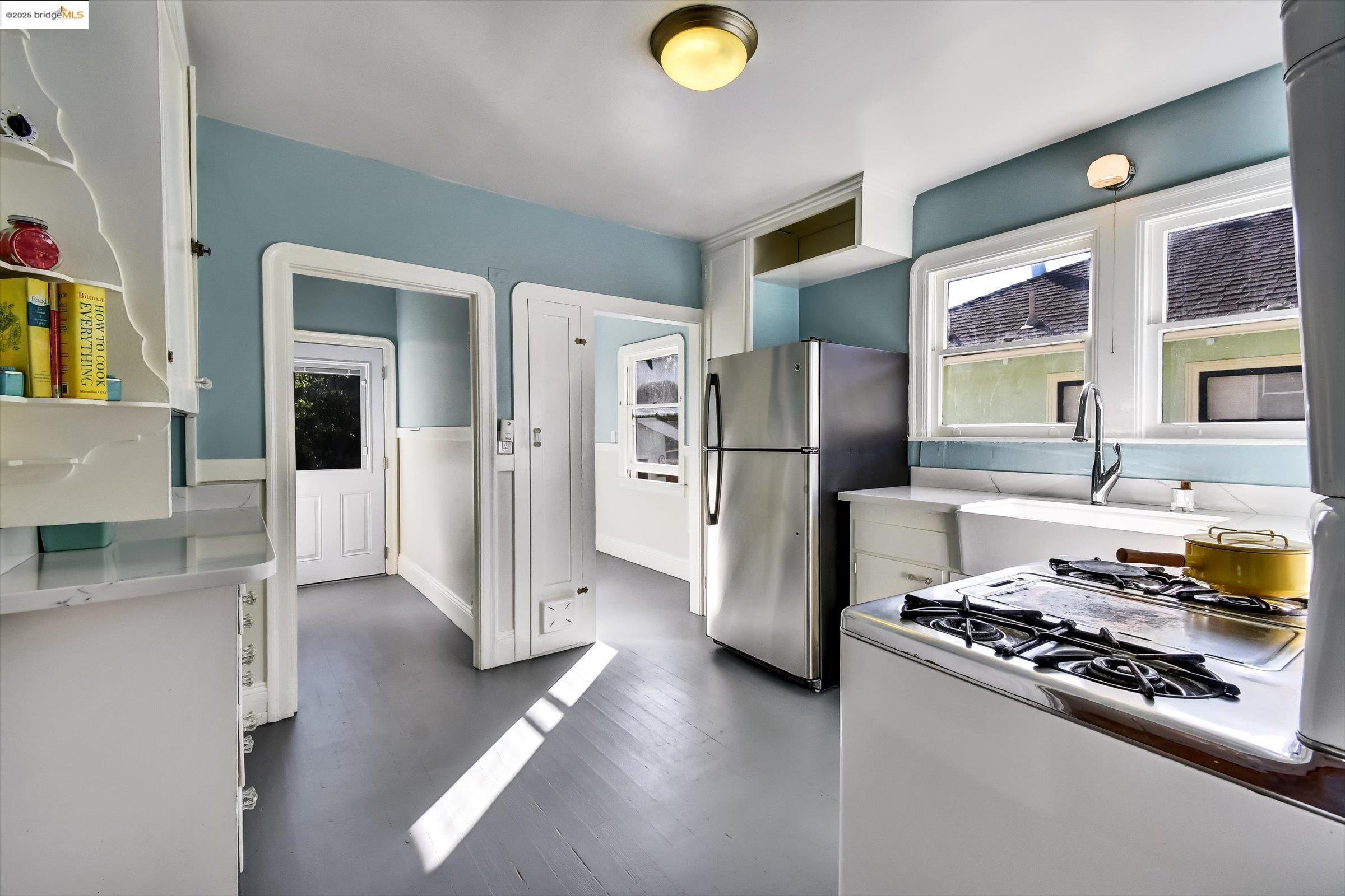 Detail Gallery Image 16 of 36 For 5459 Brookdale Ave., Oakland,  CA 94619 - 2 Beds | 1 Baths