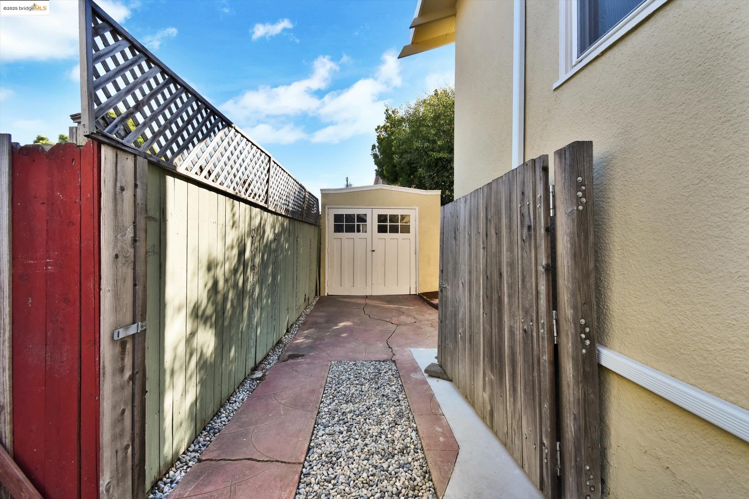 Detail Gallery Image 35 of 36 For 5459 Brookdale Ave., Oakland,  CA 94619 - 2 Beds | 1 Baths