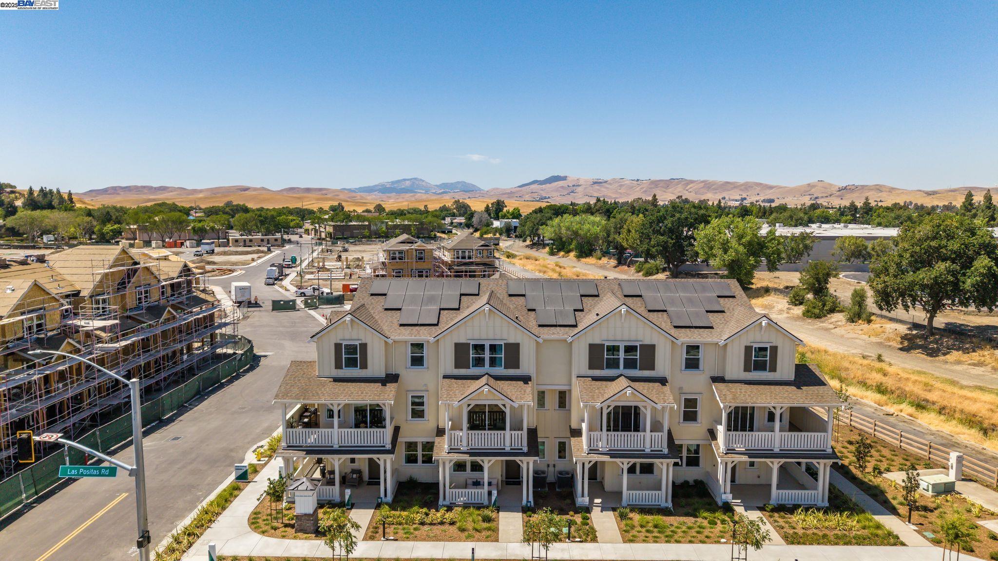 Detail Gallery Image 4 of 7 For 4715 Marengo Common, Livermore,  CA 94551 - 3 Beds | 3/1 Baths