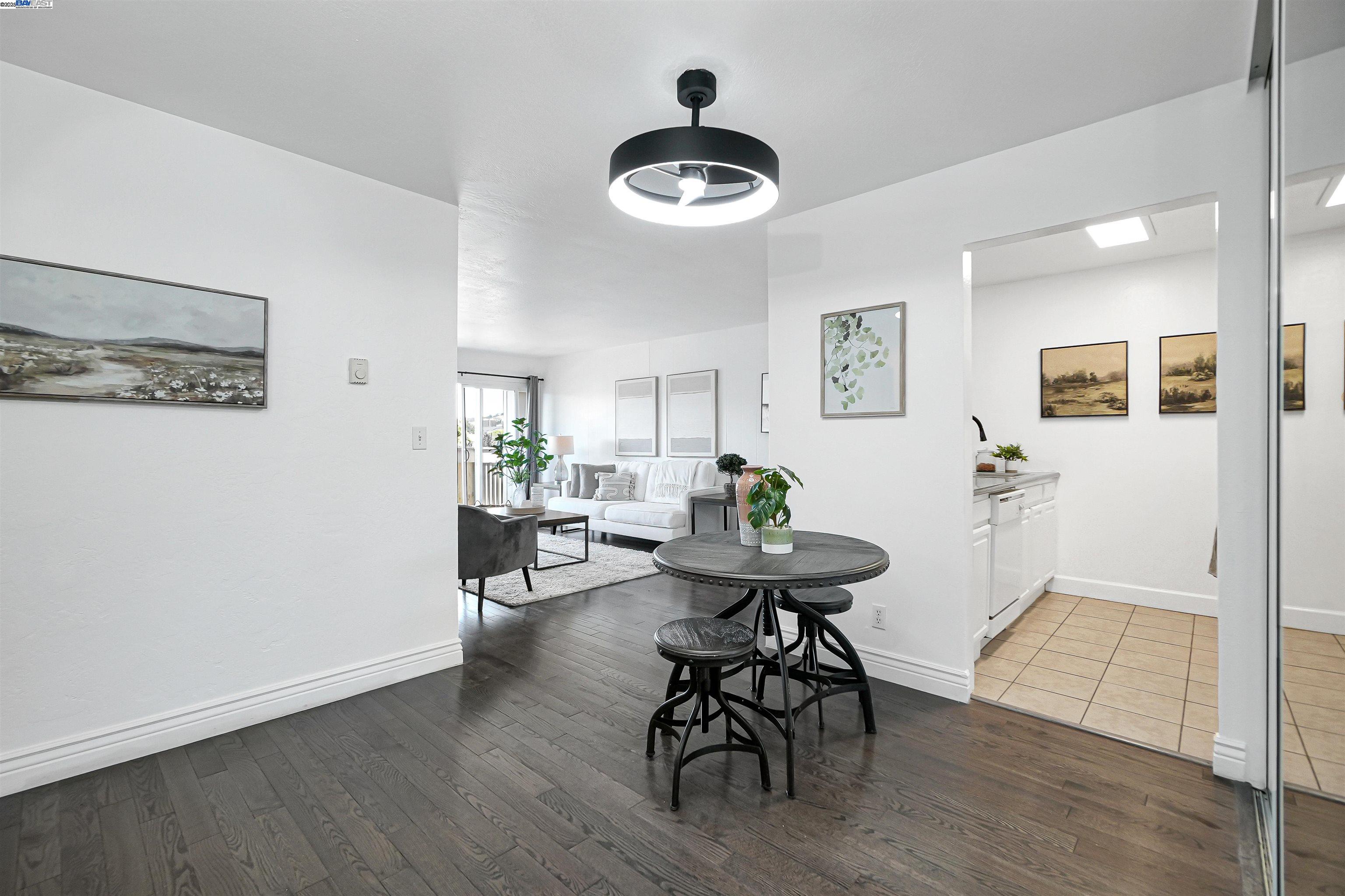 Photo #5: 41104320 Listing 