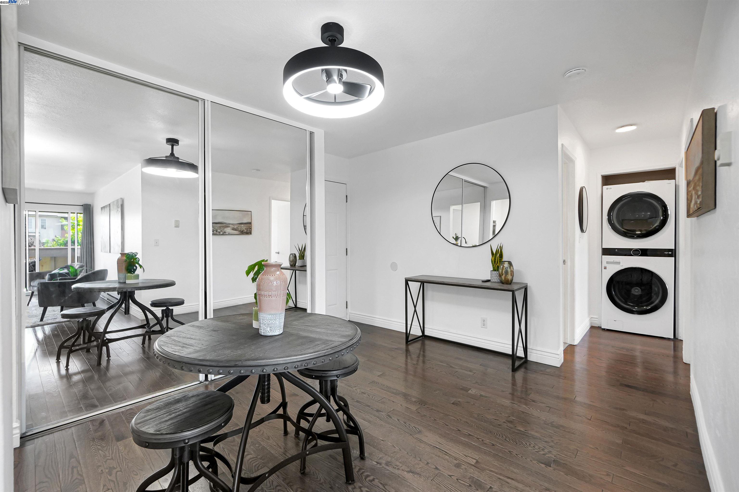 Detail Gallery Image 8 of 33 For 260 Industrial Pkwy #47,  Hayward,  CA 94544 - 2 Beds | 1/1 Baths