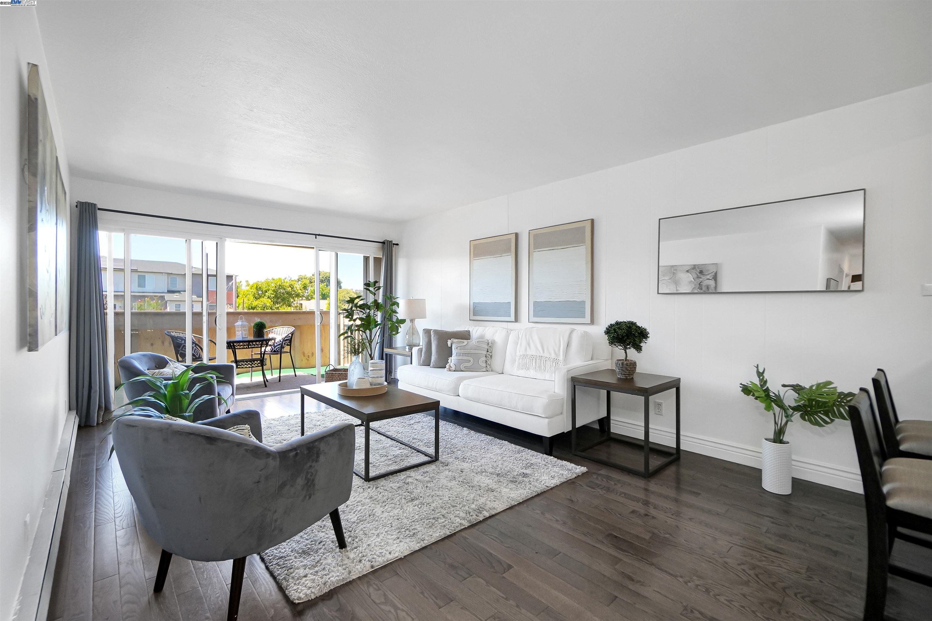 Detail Gallery Image 9 of 33 For 260 Industrial Pkwy #47,  Hayward,  CA 94544 - 2 Beds | 1/1 Baths