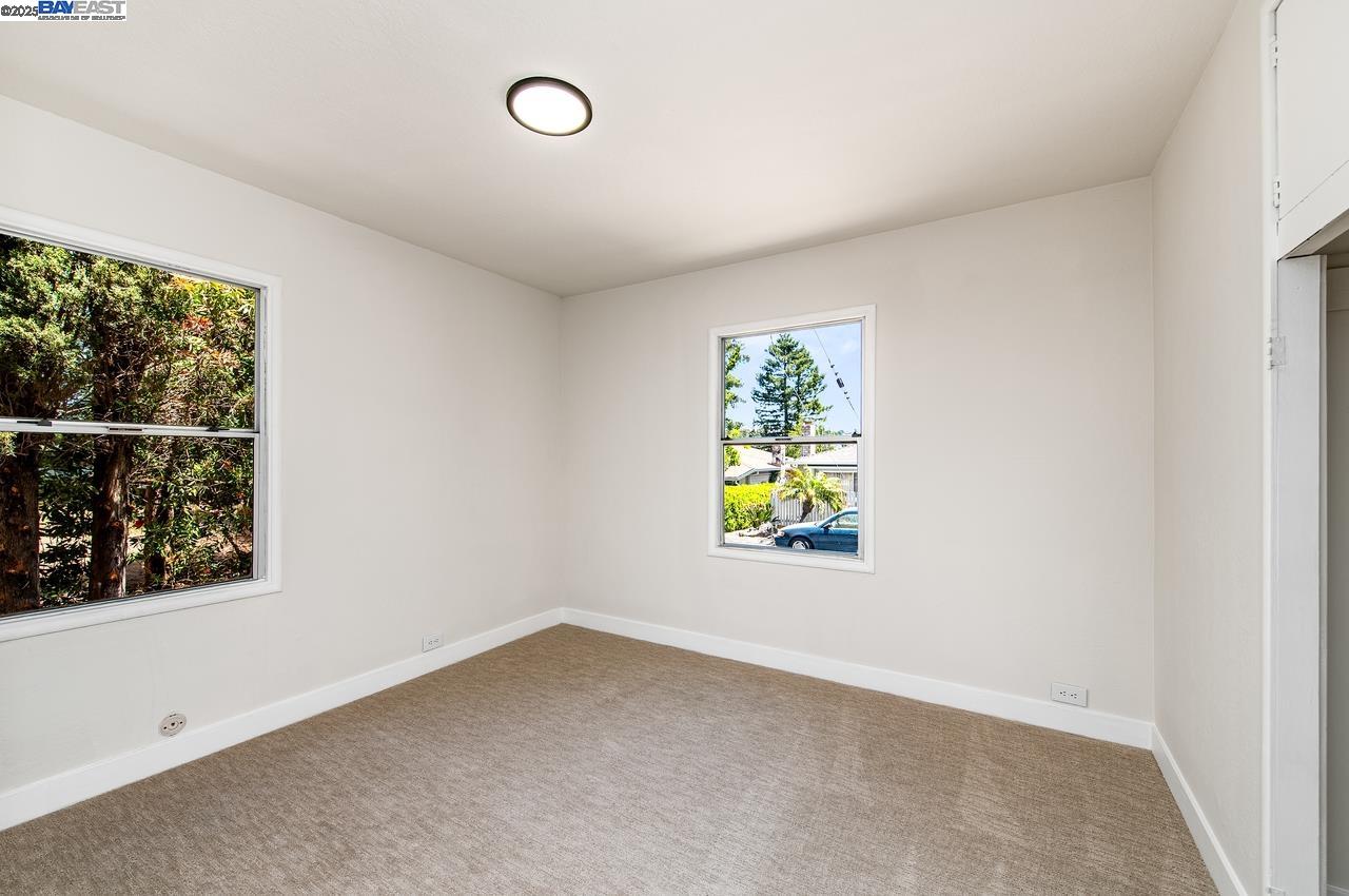 Detail Gallery Image 18 of 34 For 17673 Dorson Ln, Castro Valley,  CA 94546 - 3 Beds | 1 Baths