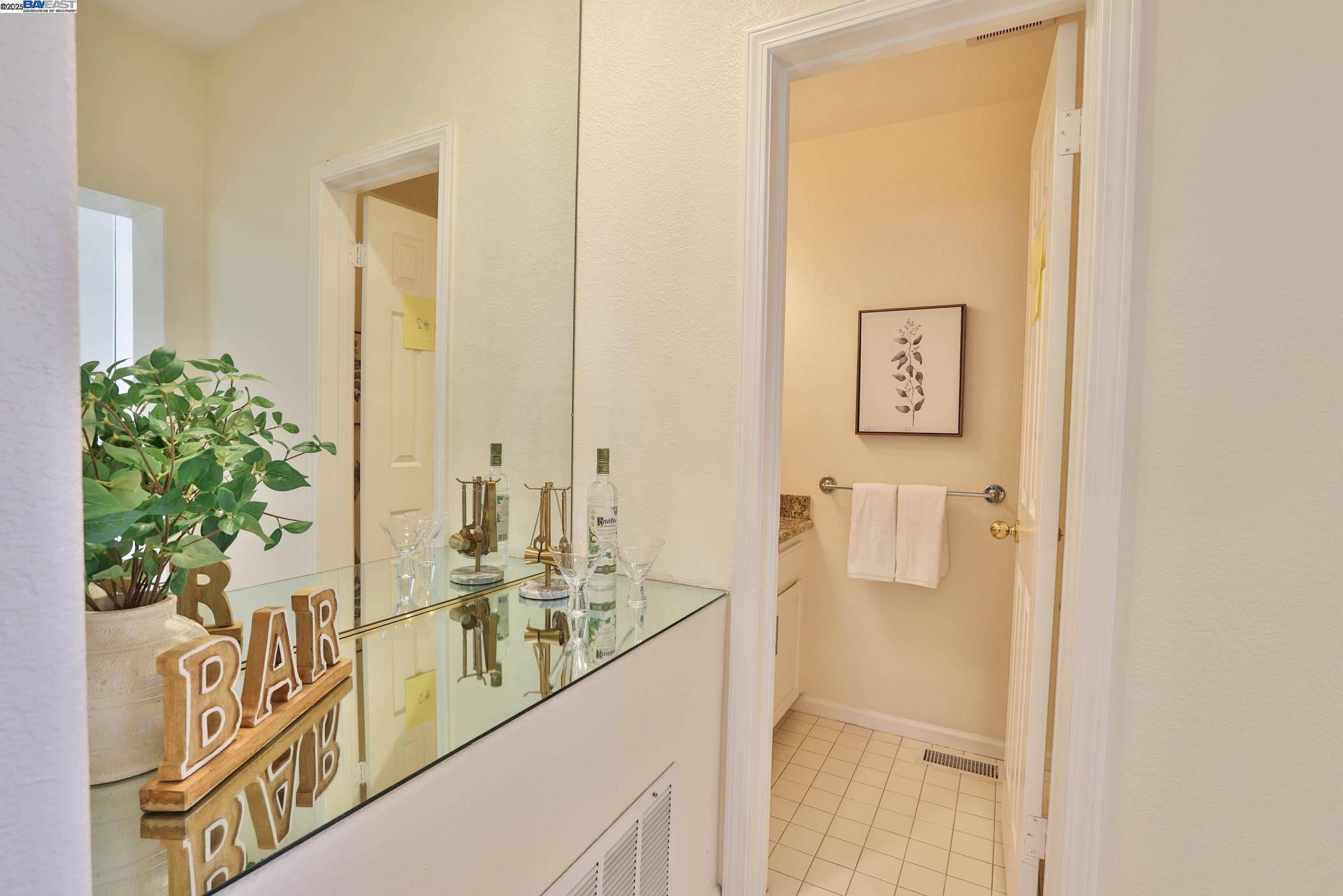 Detail Gallery Image 19 of 46 For 11030 via Sorrento, Cupertino,  CA 95014 - 4 Beds | 3/1 Baths