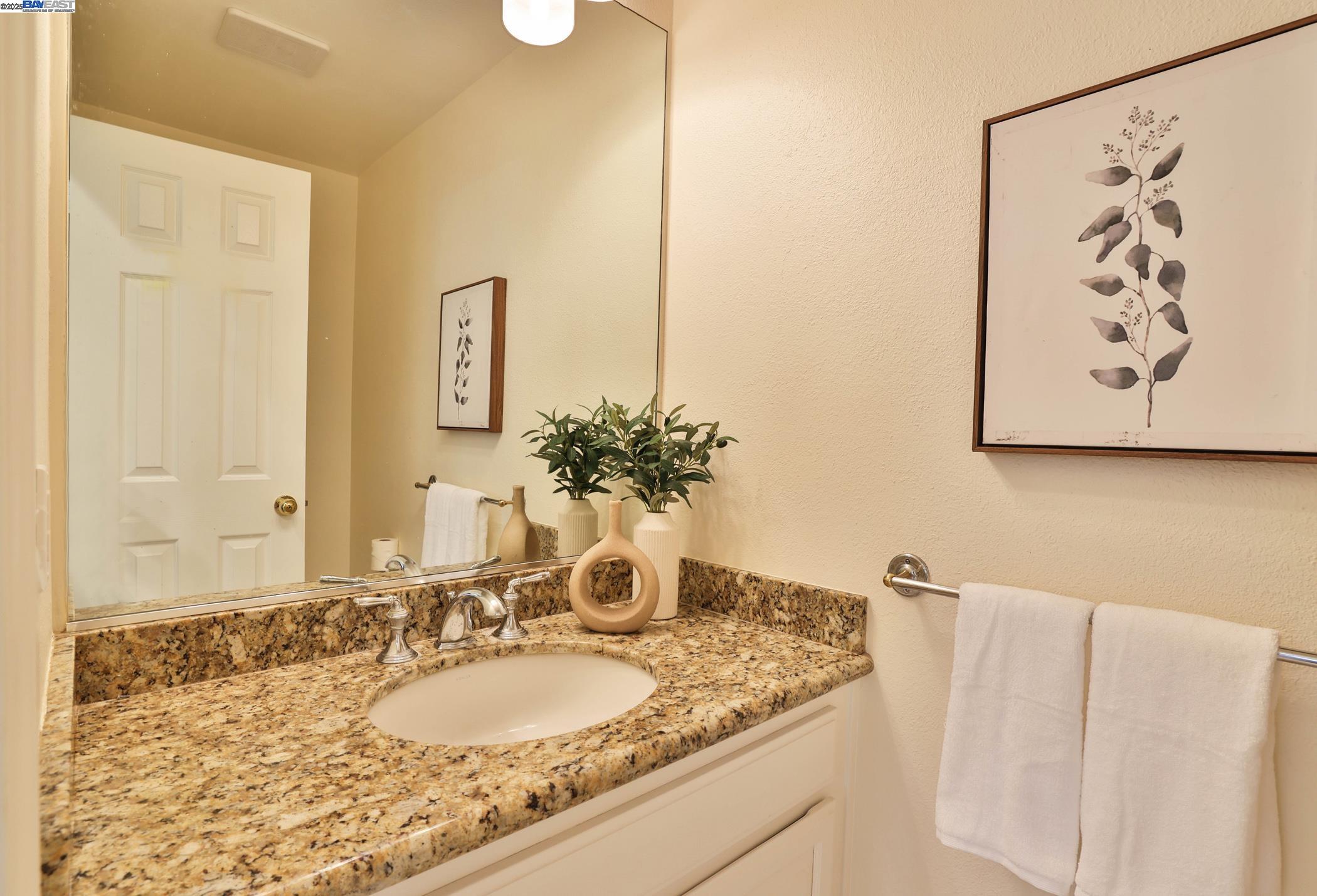 Detail Gallery Image 20 of 46 For 11030 via Sorrento, Cupertino,  CA 95014 - 4 Beds | 3/1 Baths