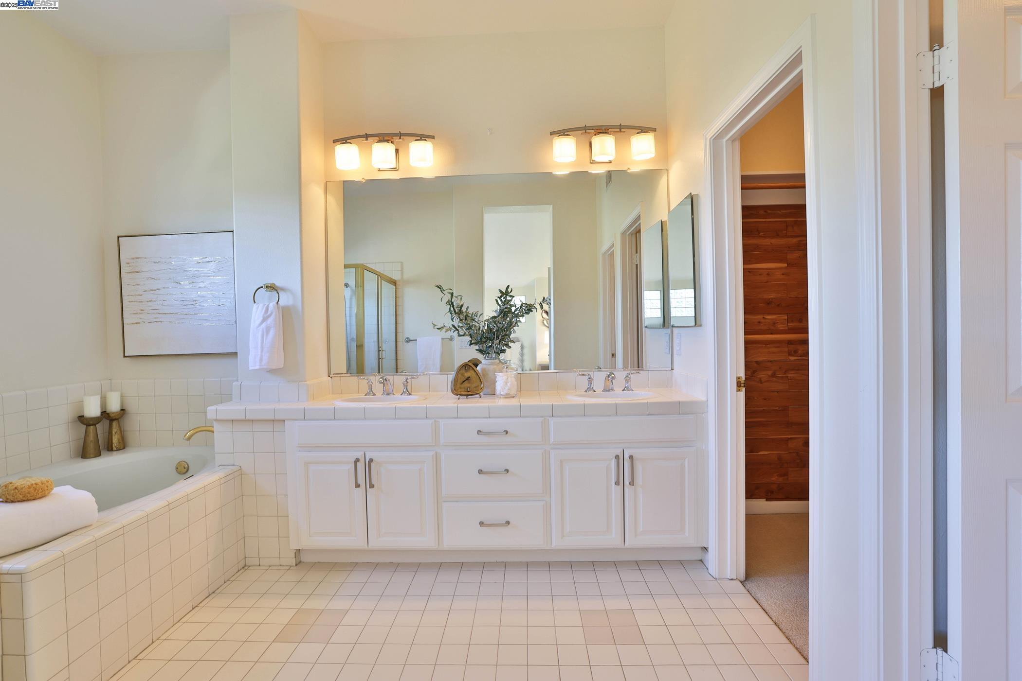 Detail Gallery Image 27 of 46 For 11030 via Sorrento, Cupertino,  CA 95014 - 4 Beds | 3/1 Baths