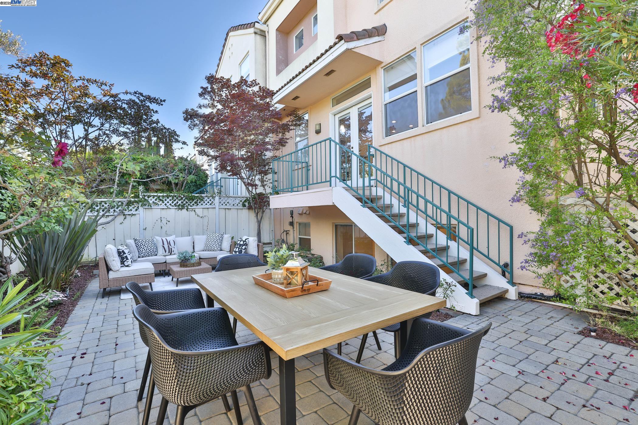 Detail Gallery Image 39 of 46 For 11030 via Sorrento, Cupertino,  CA 95014 - 4 Beds | 3/1 Baths