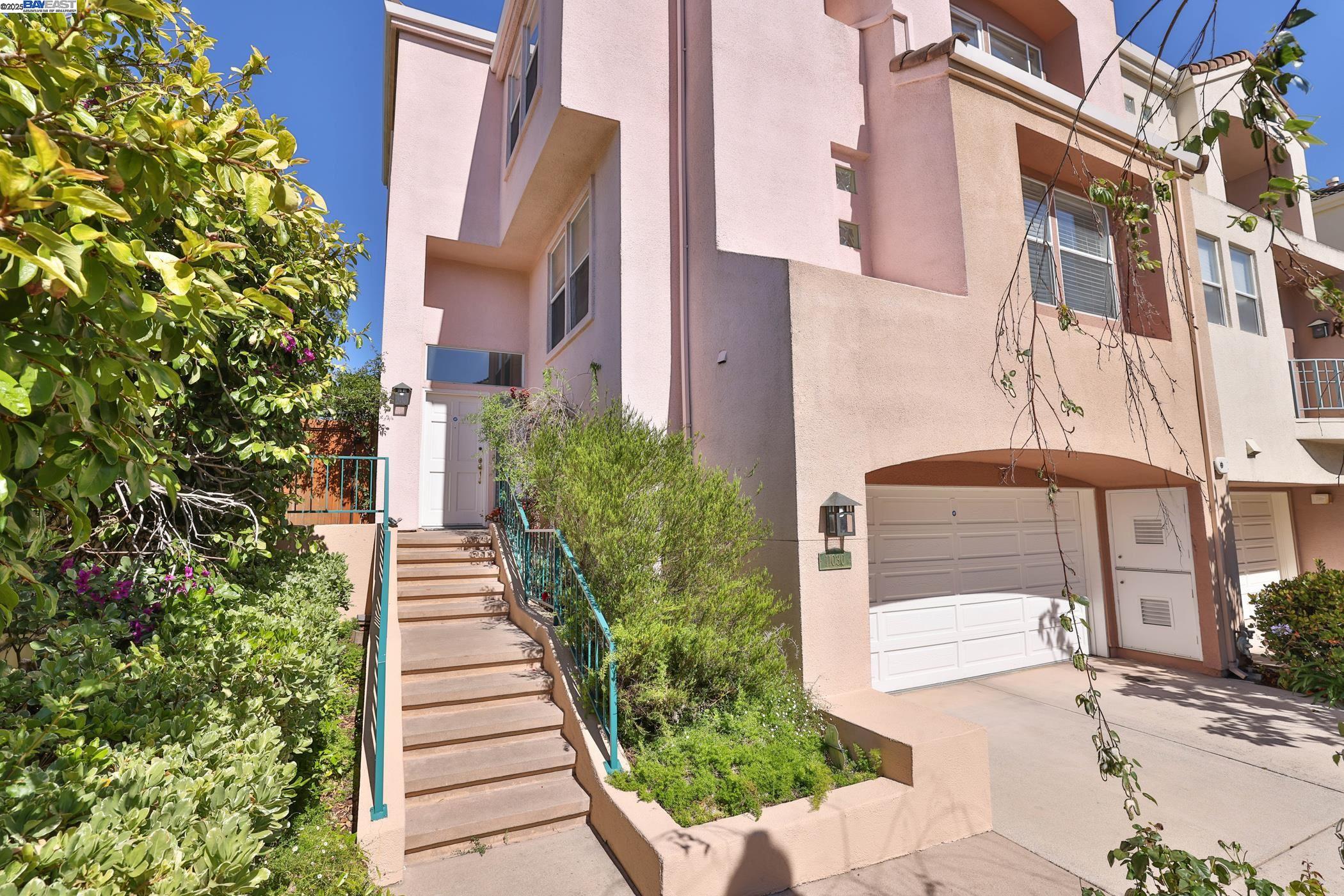 Detail Gallery Image 5 of 46 For 11030 via Sorrento, Cupertino,  CA 95014 - 4 Beds | 3/1 Baths